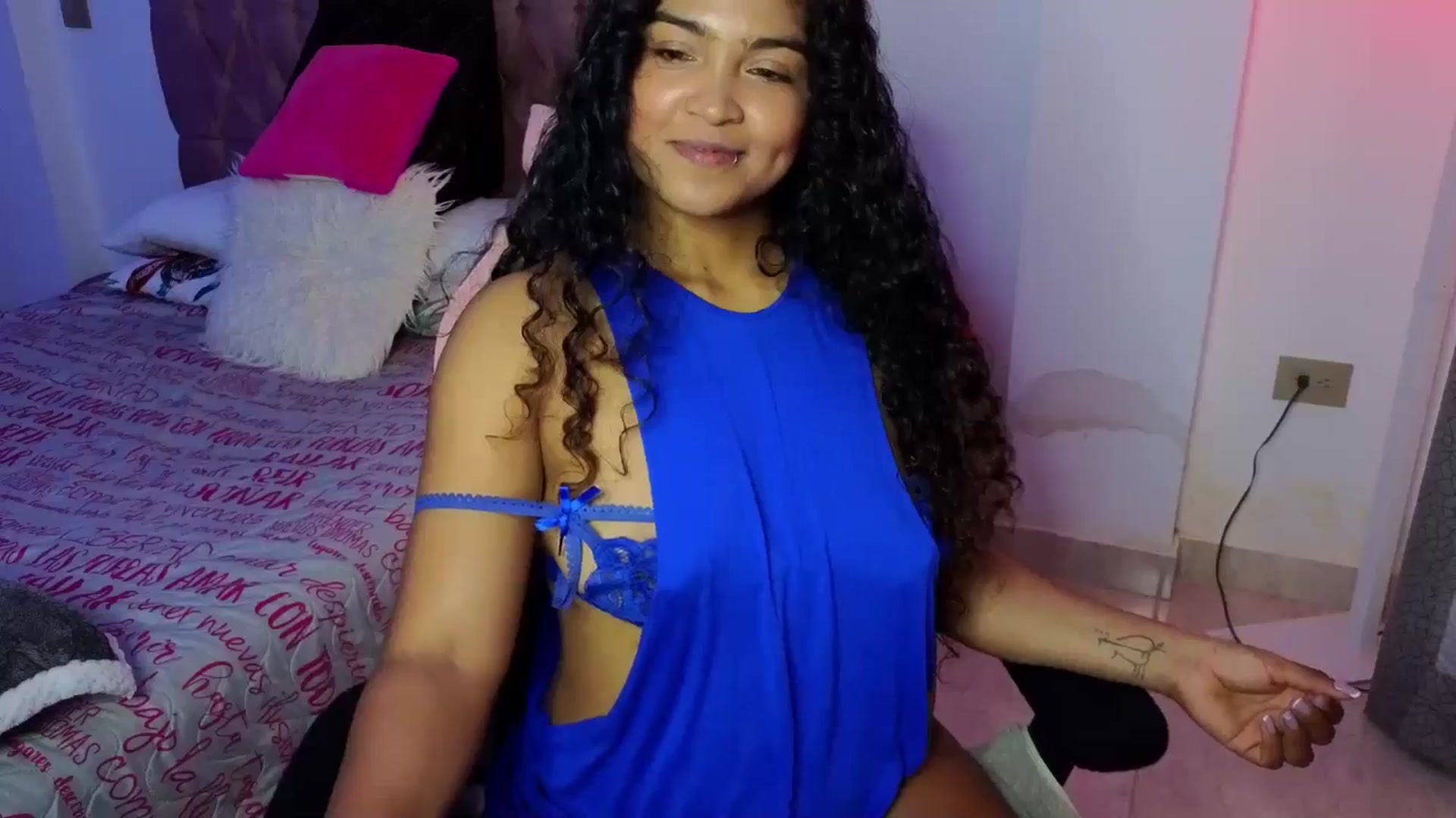Gallery image thumbnail from virginia_love's myfreecams stream on, 01/31/2026, 24:01 image 4 of 20