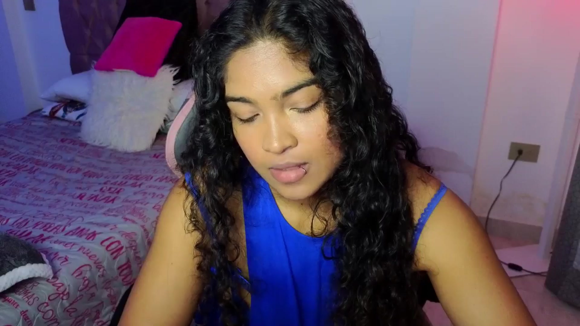 Gallery image thumbnail from virginia_love's myfreecams stream on, 01/31/2026, 24:01 image 19 of 20