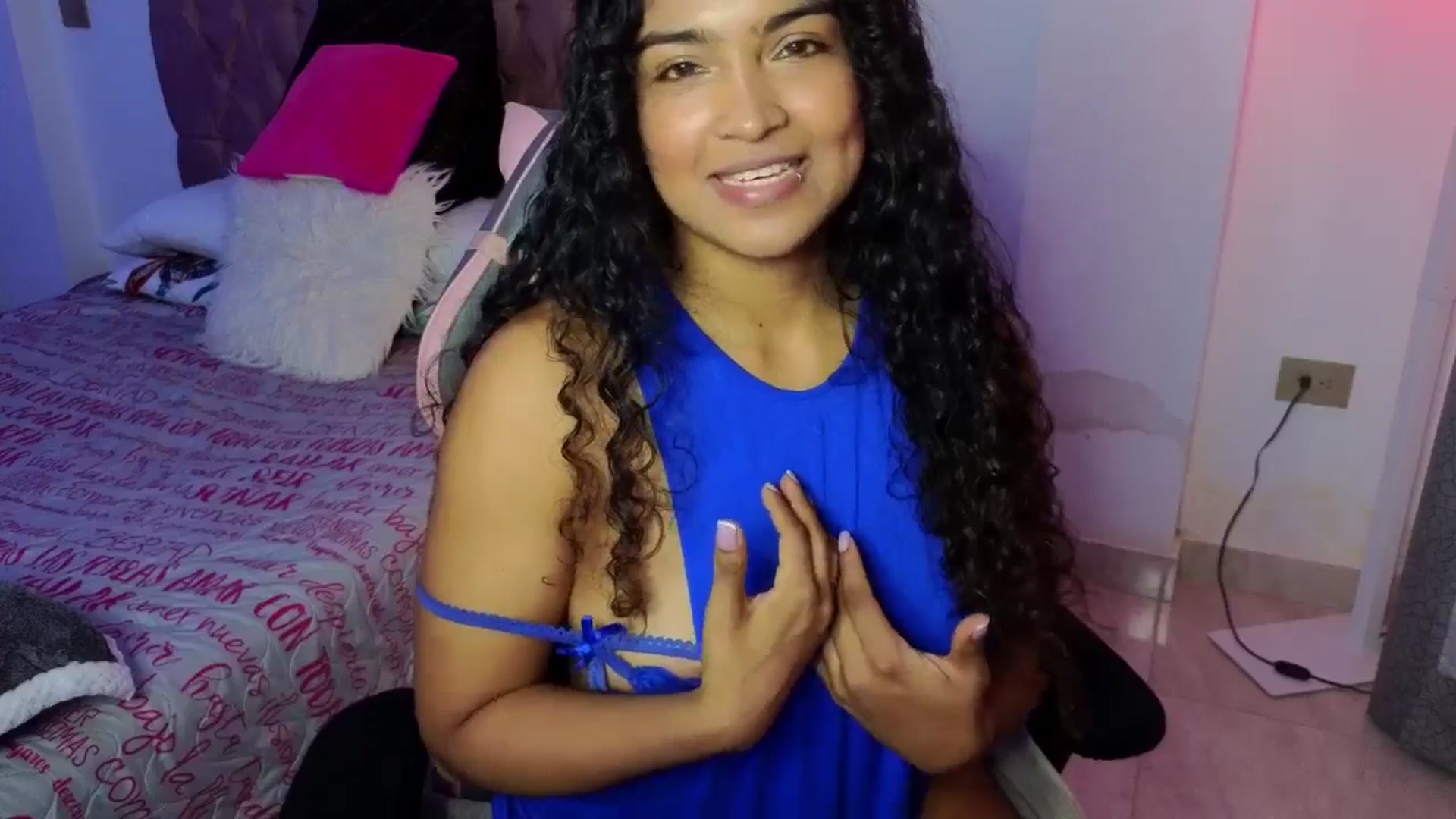 Gallery image thumbnail from virginia_love's myfreecams stream on, 01/31/2026, 24:01 image 15 of 20