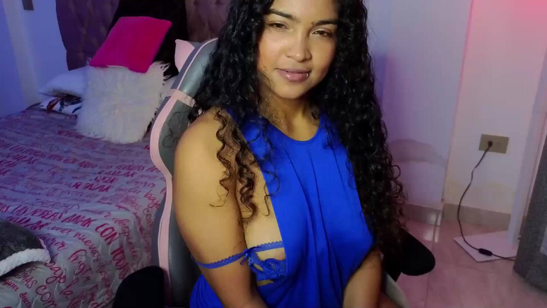 Gallery image thumbnail from virginia_love's myfreecams stream on, 01/31/2026, 24:01 image 6 of 20