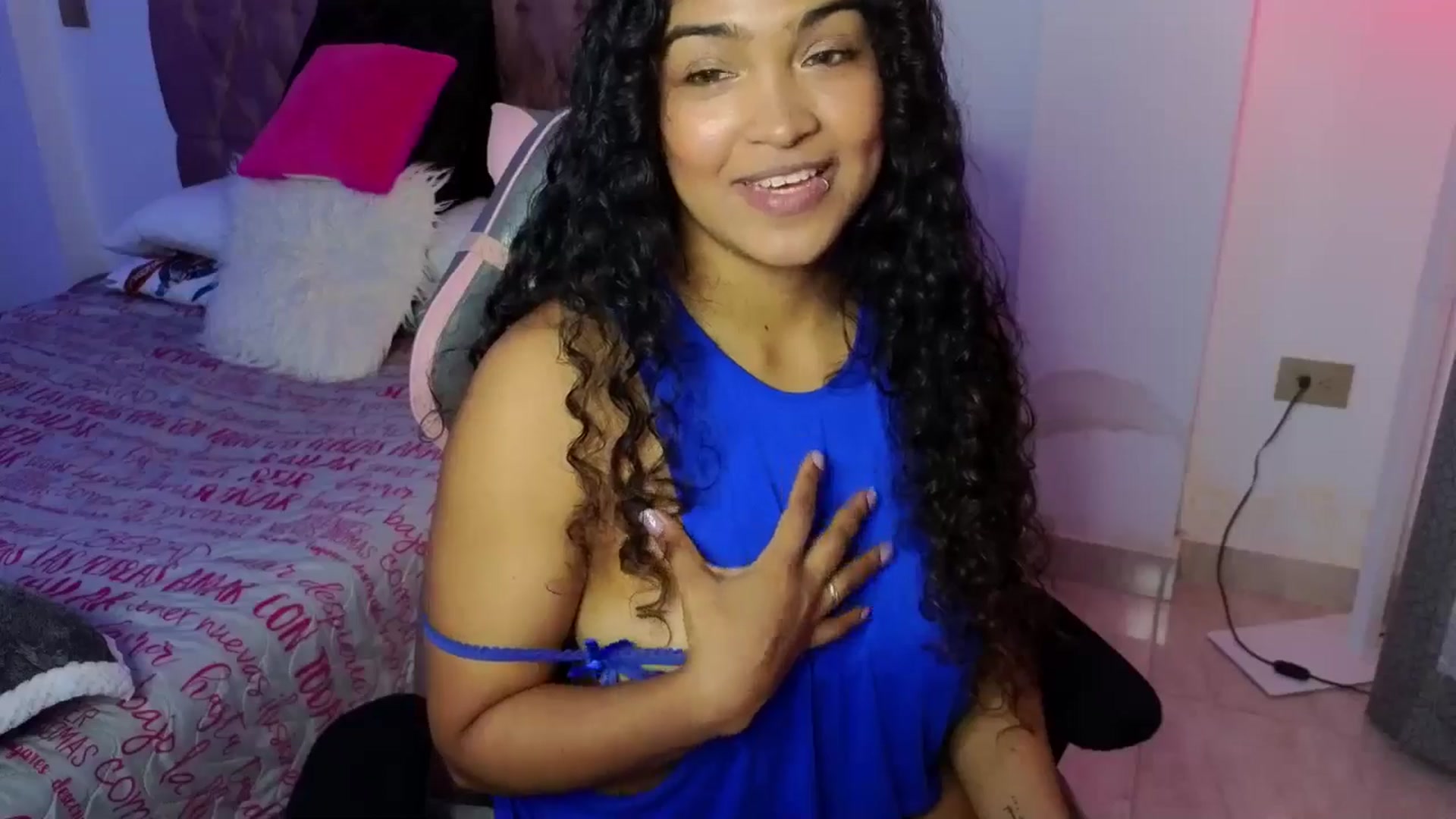 Gallery image thumbnail from virginia_love's myfreecams stream on, 01/31/2026, 24:01 image 17 of 20