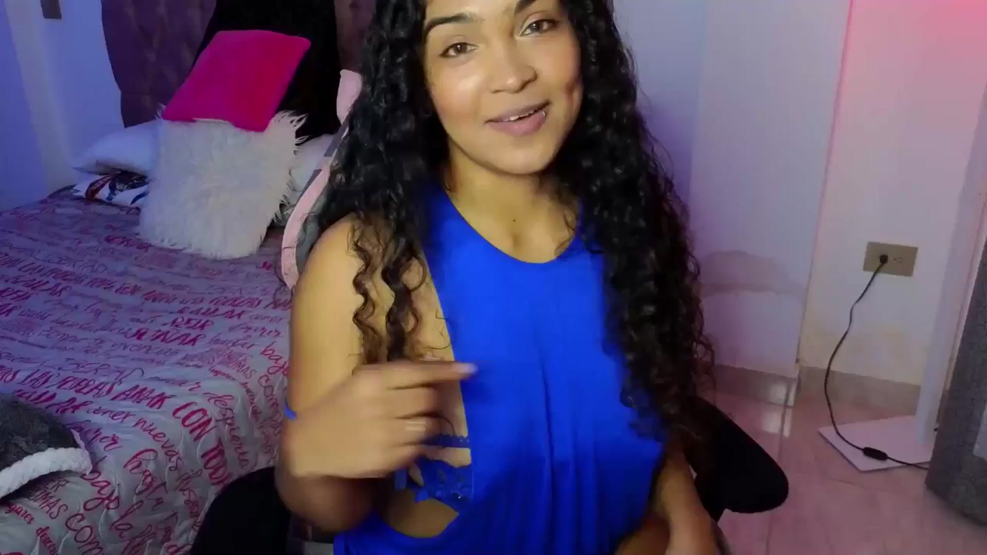Gallery image thumbnail from virginia_love's myfreecams stream on, 01/31/2026, 24:01 image 16 of 20