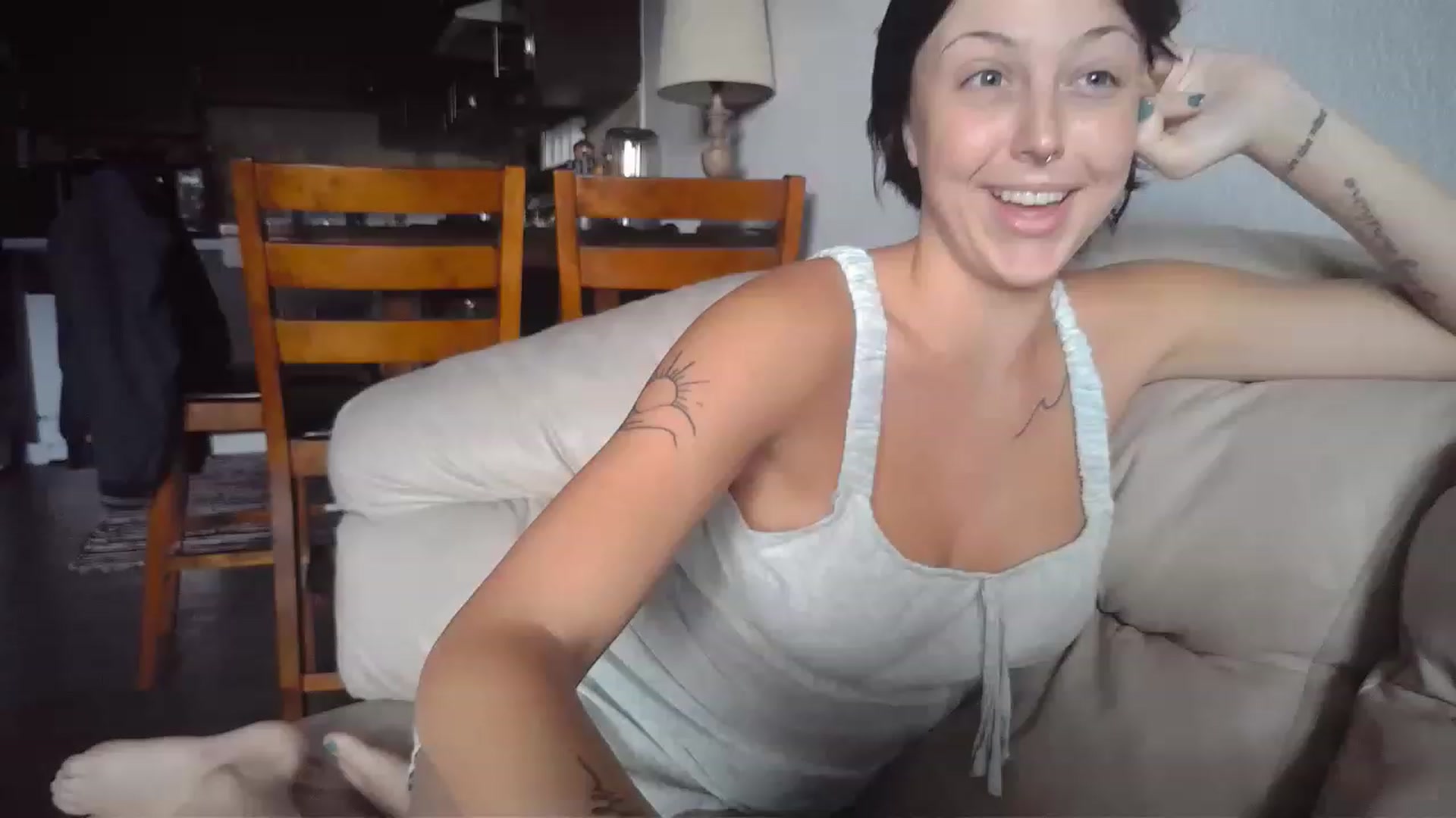Gallery image thumbnail from vixenliz's myfreecams stream on, 11/21/2022, 14:42 image 17 of 20