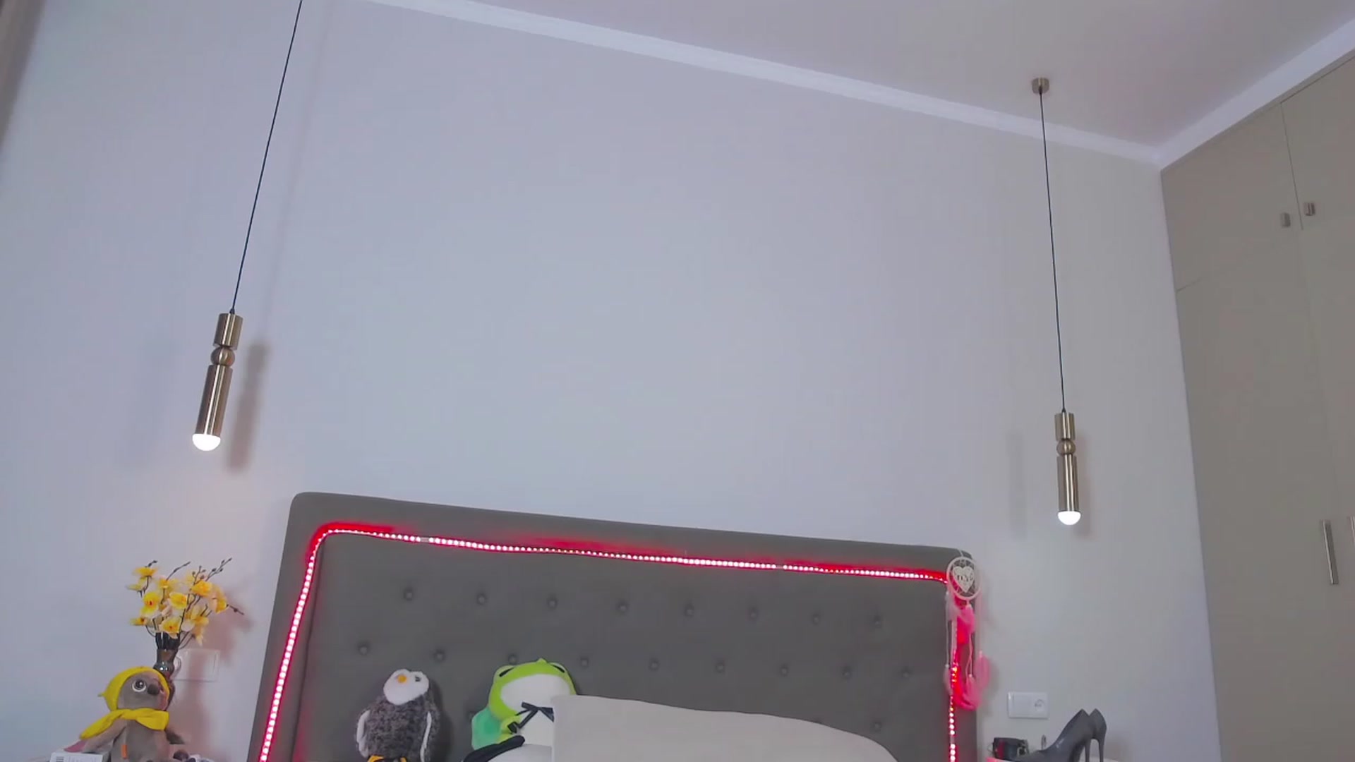 Gallery image thumbnail from vnllyugourtt's myfreecams stream on, 12/06/2022, 11:14 image 5 of 20