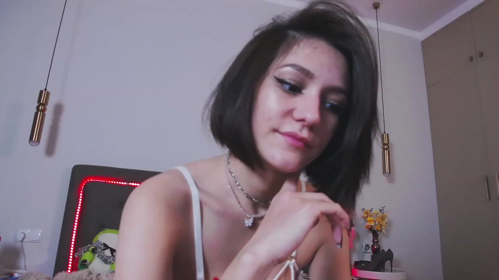 Gallery image thumbnail from vnllyugourtt's myfreecams stream on, 12/12/2022, 10:37 image 18 of 20