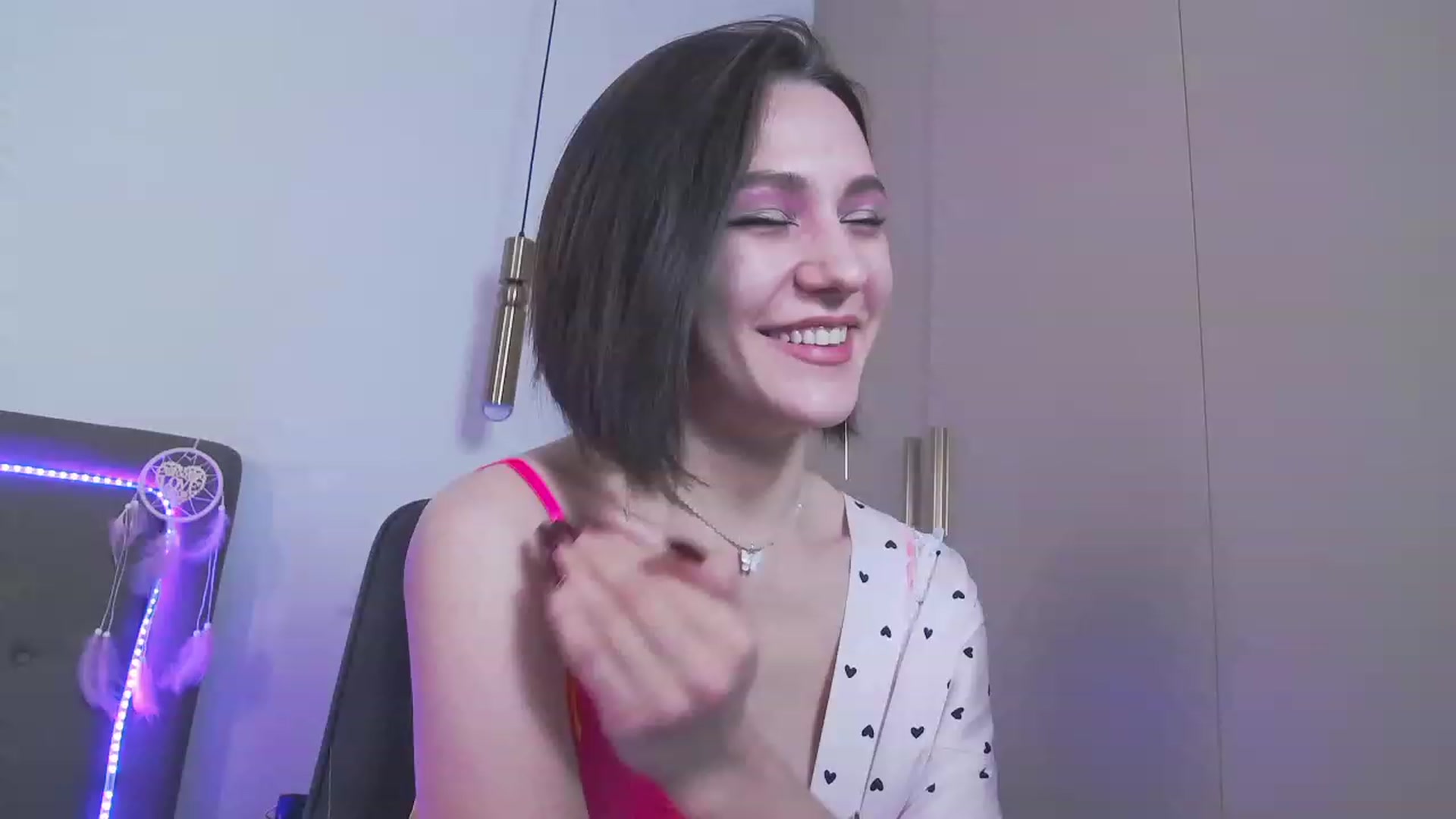 Gallery image thumbnail from vnllyugourtt's myfreecams stream on, 12/16/2022, 12:02 image 8 of 20