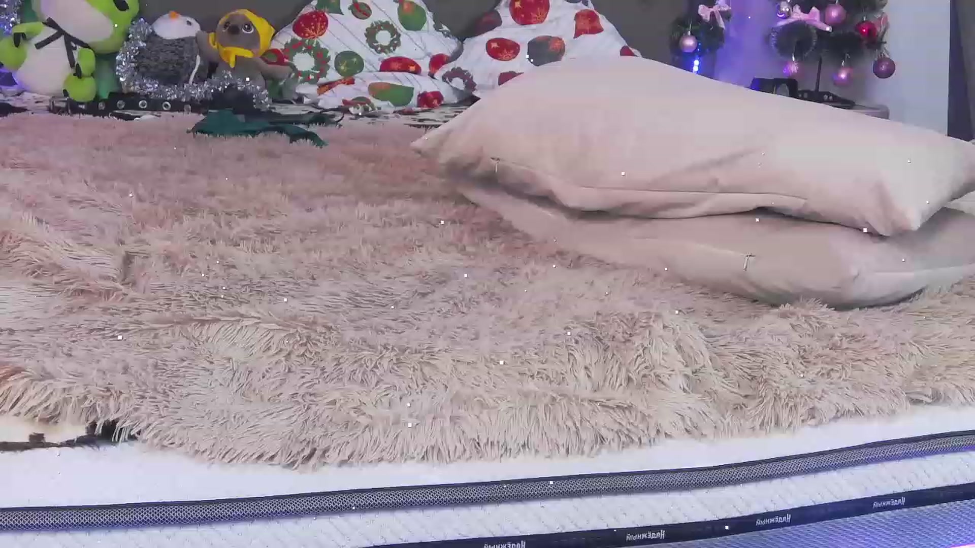 Gallery image thumbnail from vnllyugourtt's myfreecams stream on, 01/02/2023, 09:31 image 16 of 20