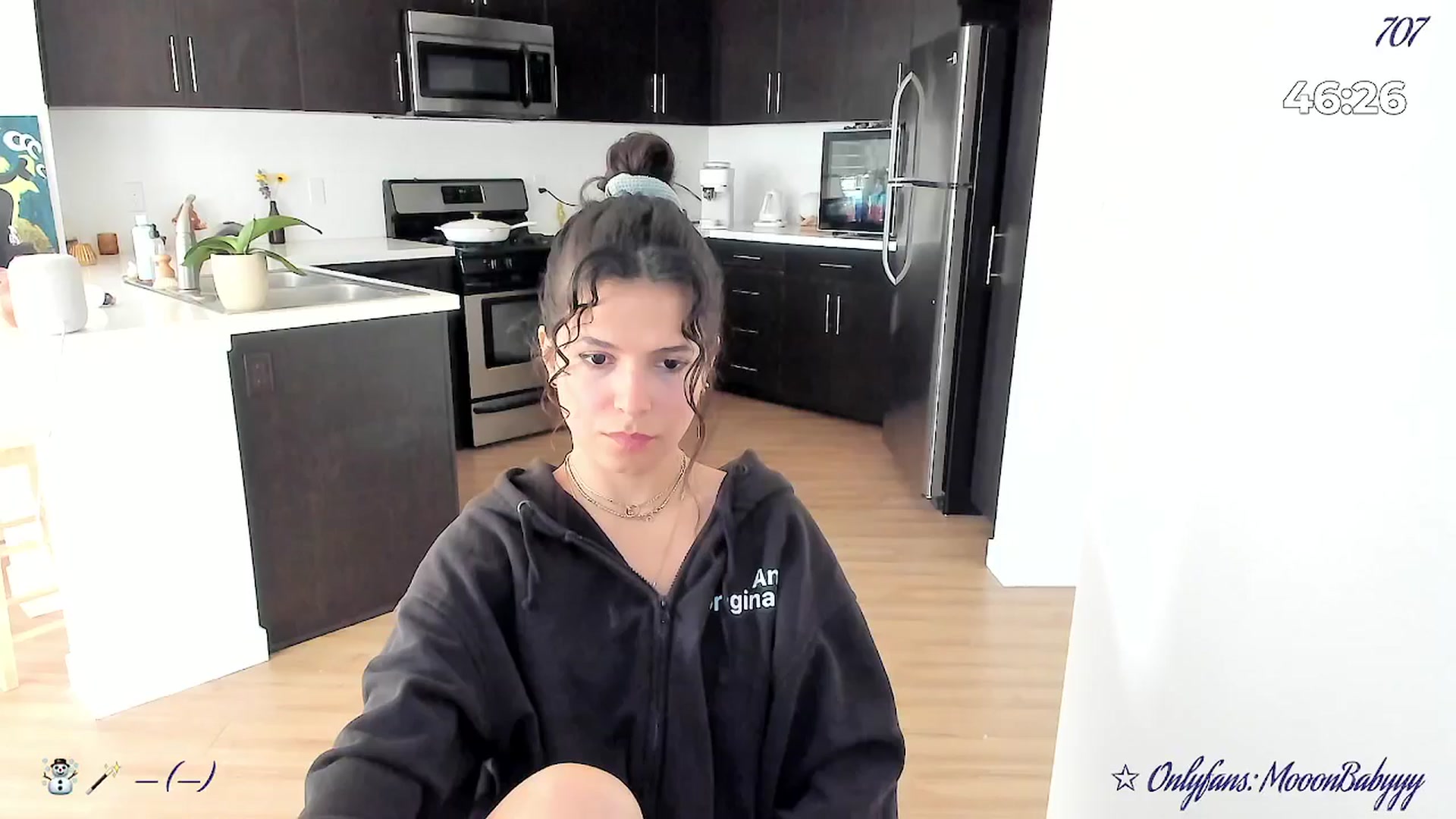 Gallery image thumbnail from vroom's myfreecams stream on, 03/09/2025, 06:20 image 1 of 20