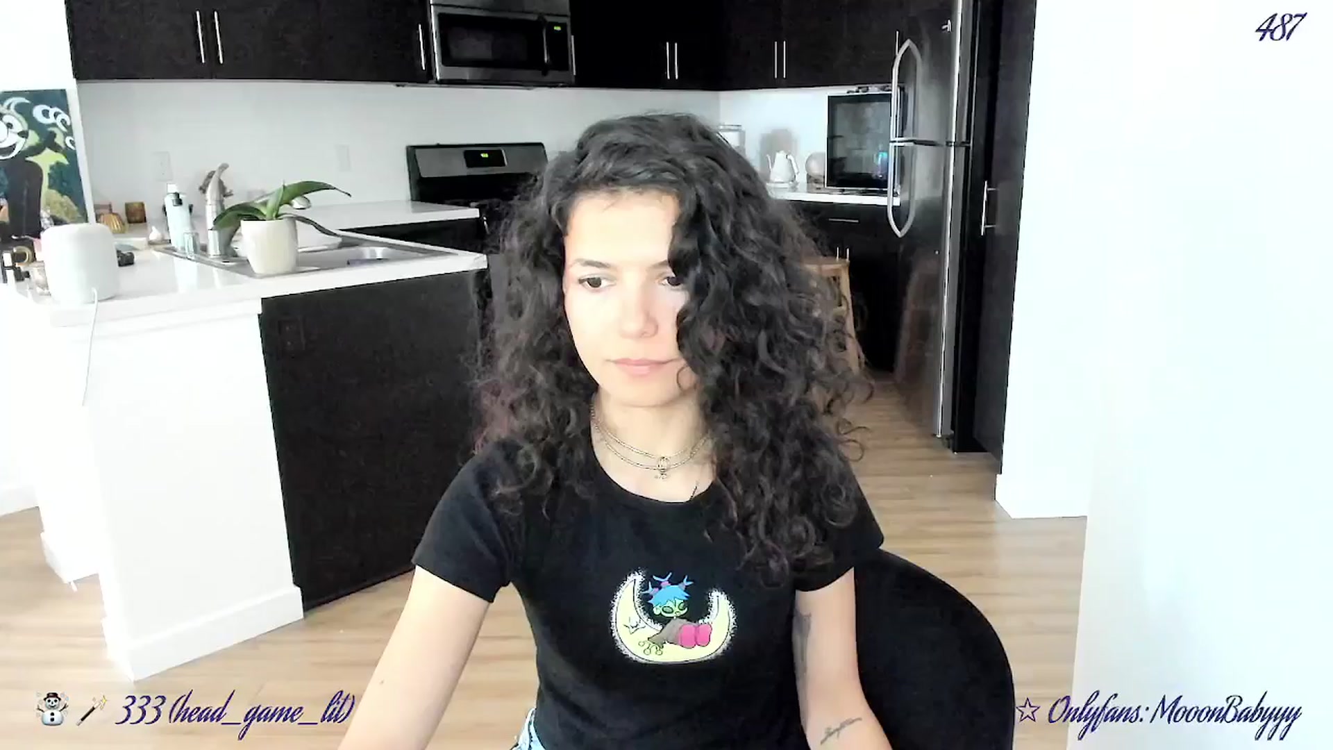 Gallery image thumbnail from vroom's myfreecams stream on, 03/13/2025, 24:41 image 19 of 20