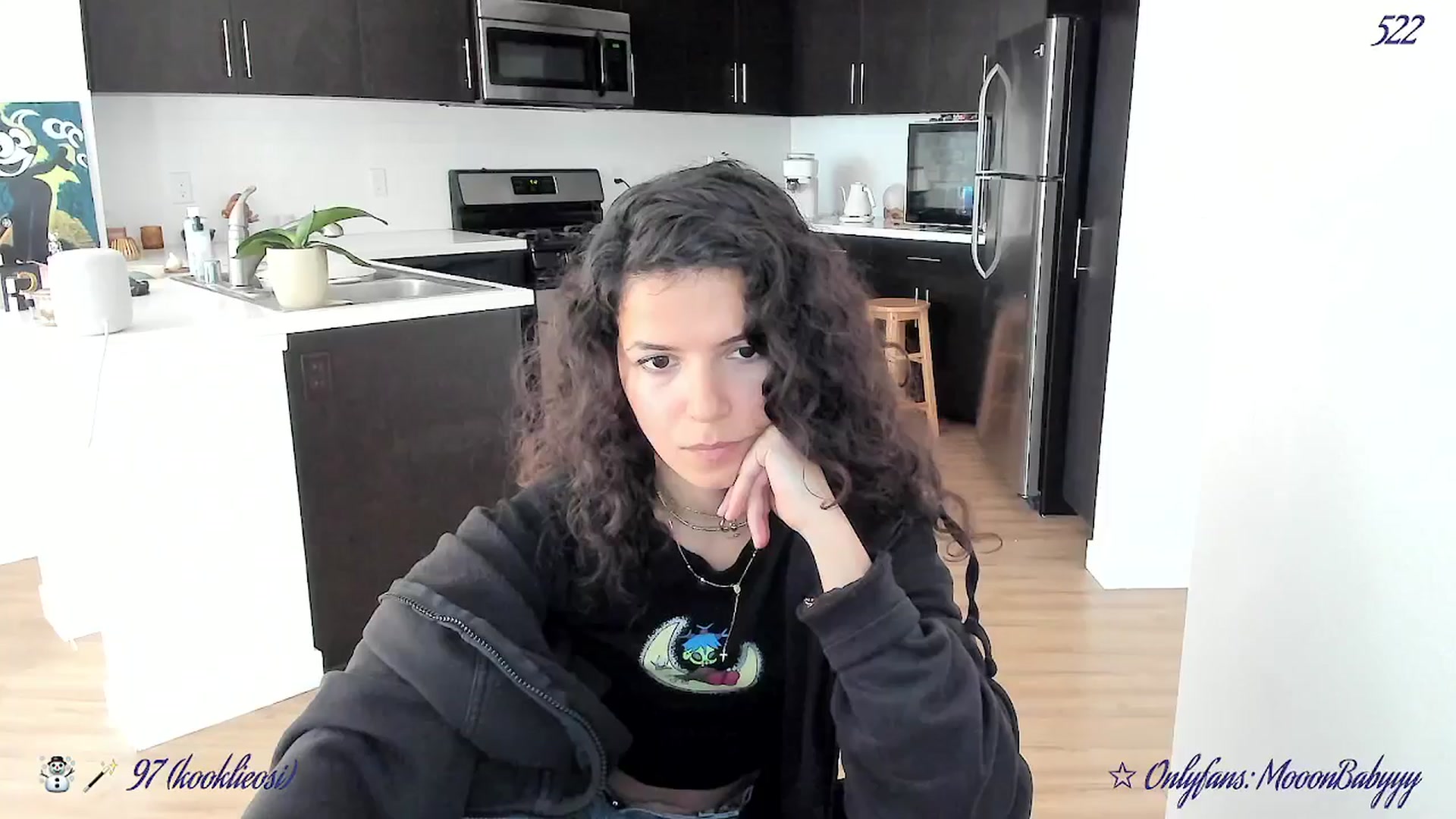 Gallery image thumbnail from vroom's myfreecams stream on, 03/13/2025, 24:41 image 8 of 20