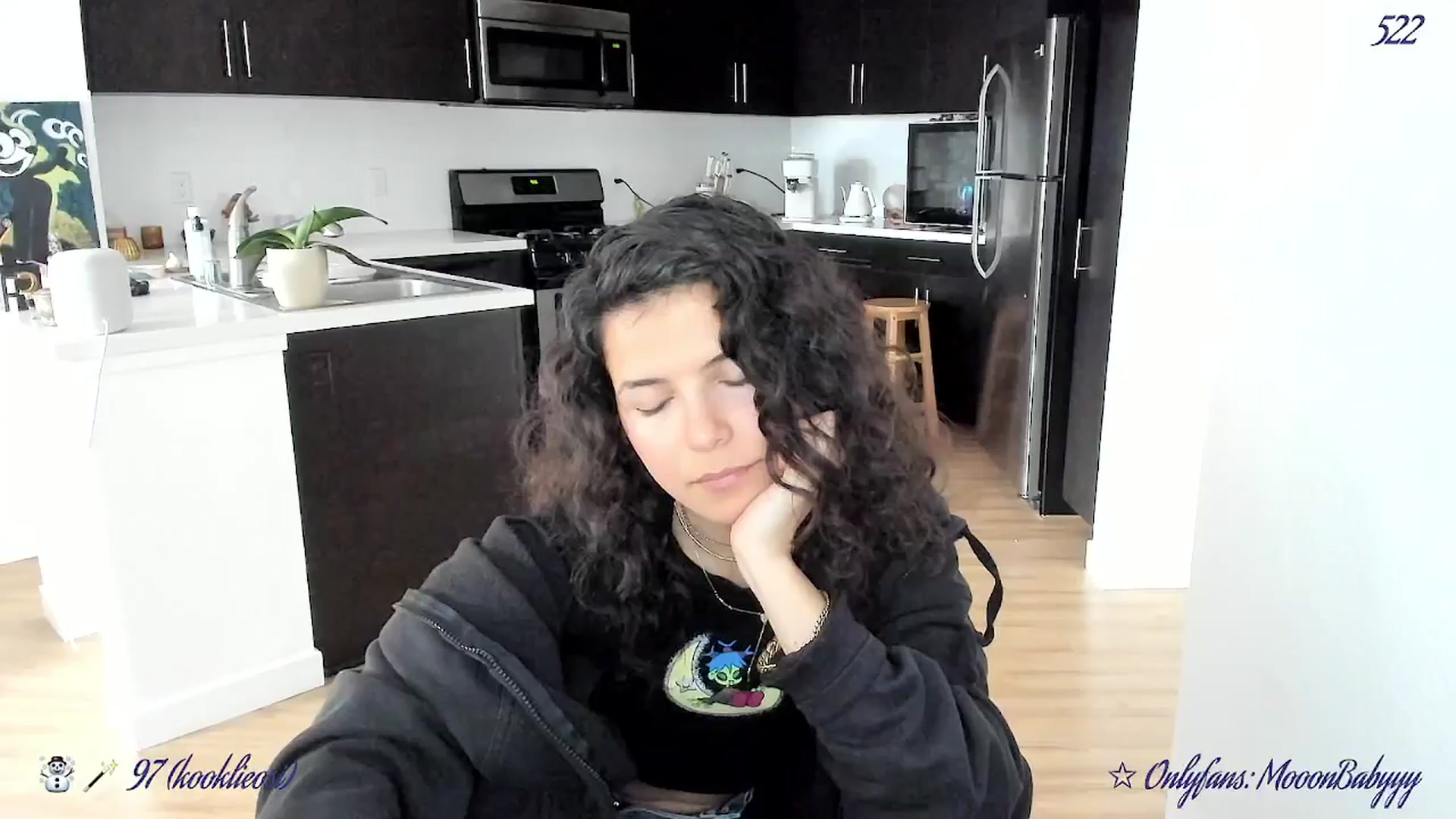 Gallery image thumbnail from vroom's myfreecams stream on, 03/13/2025, 24:41 image 5 of 20