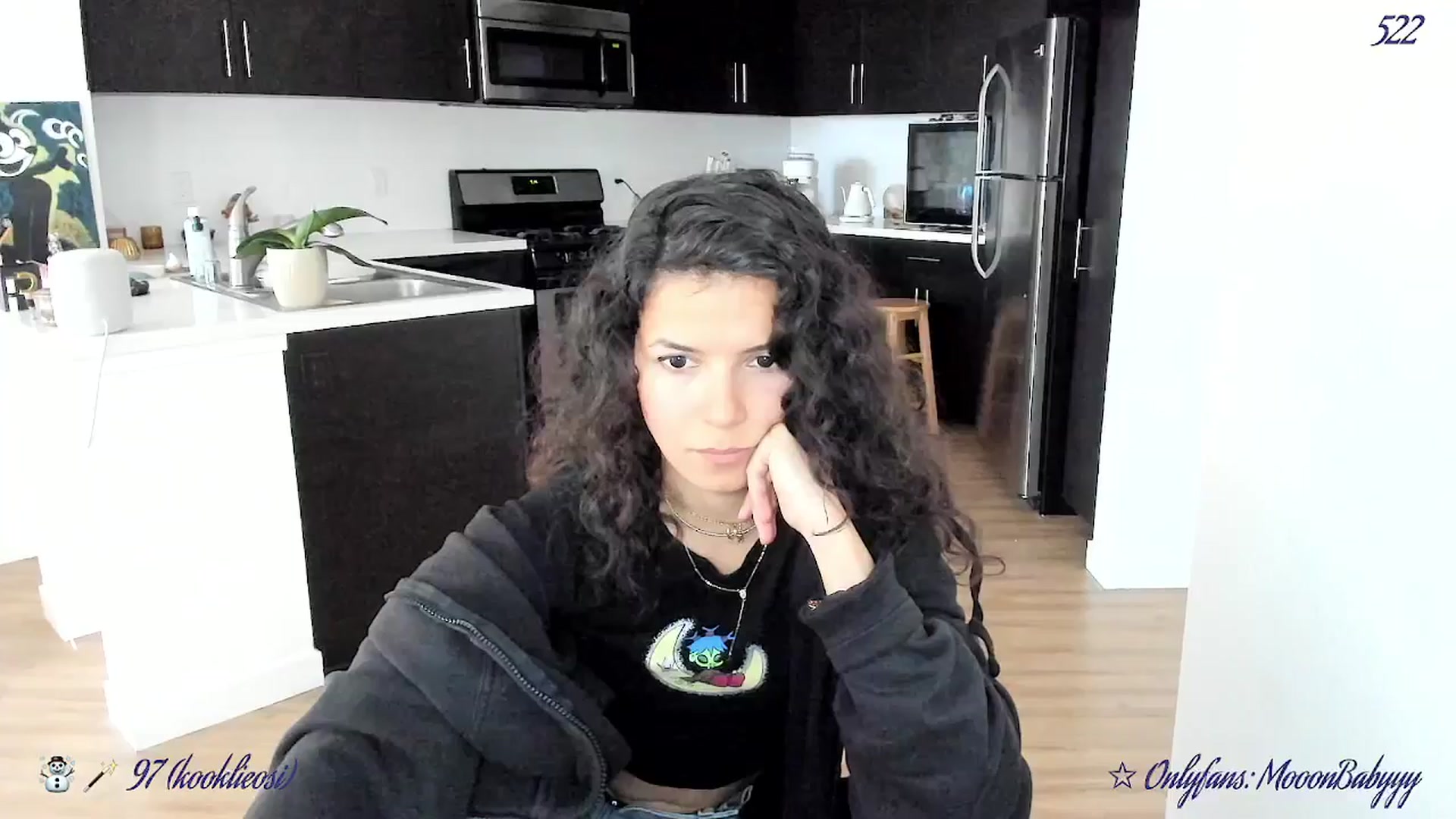 Gallery image thumbnail from vroom's myfreecams stream on, 03/13/2025, 24:41 image 9 of 20