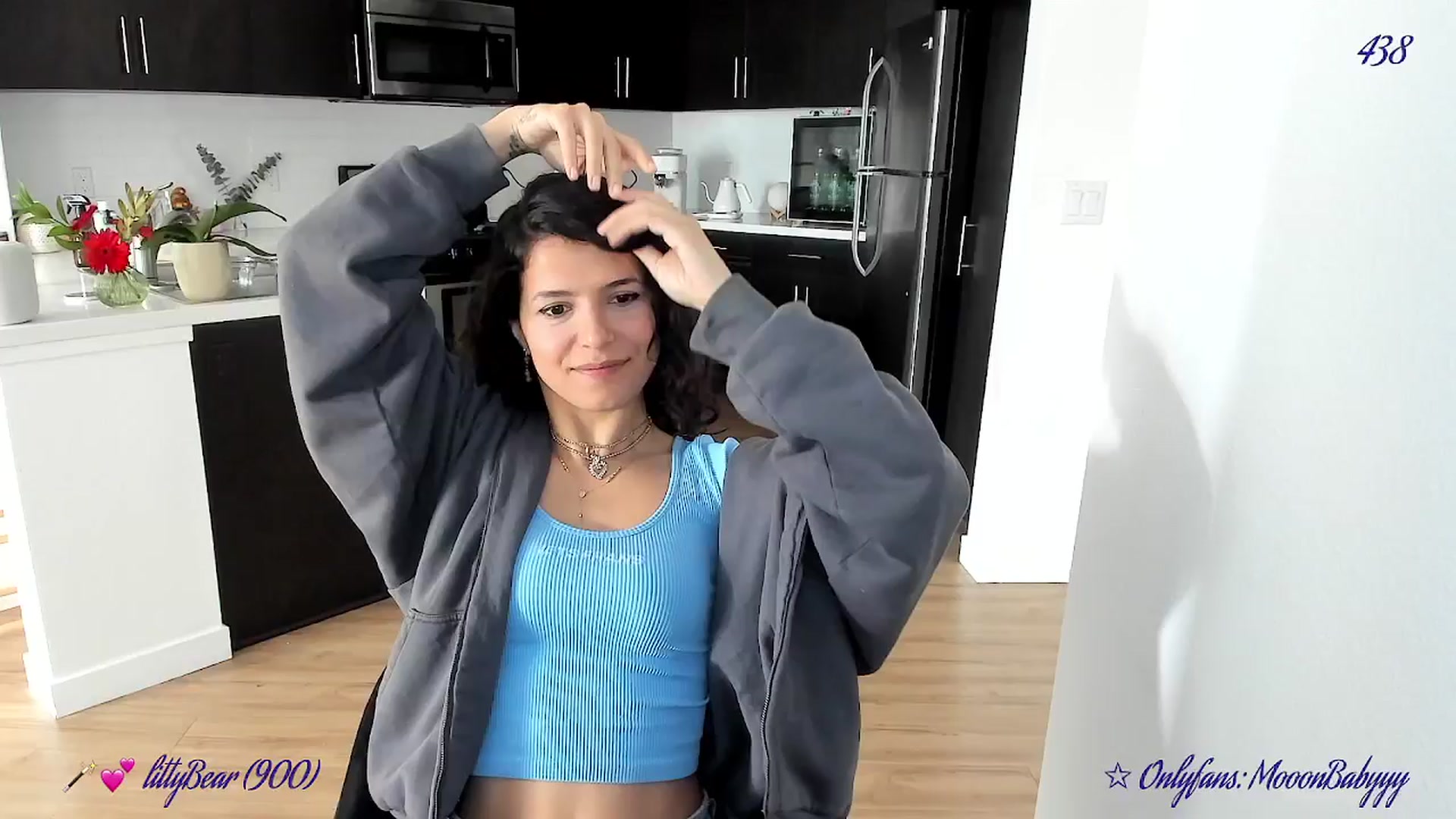 Gallery image thumbnail from vroom's myfreecams stream on, 03/31/2025, 24:46 image 15 of 20