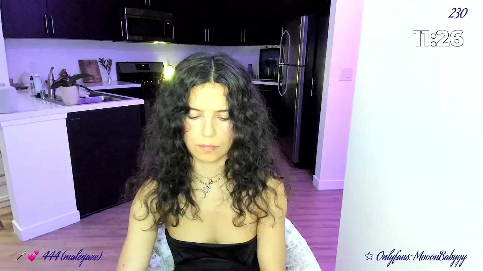Gallery image thumbnail from vroom's myfreecams stream on, 04/09/2025, 05:52 image 18 of 20