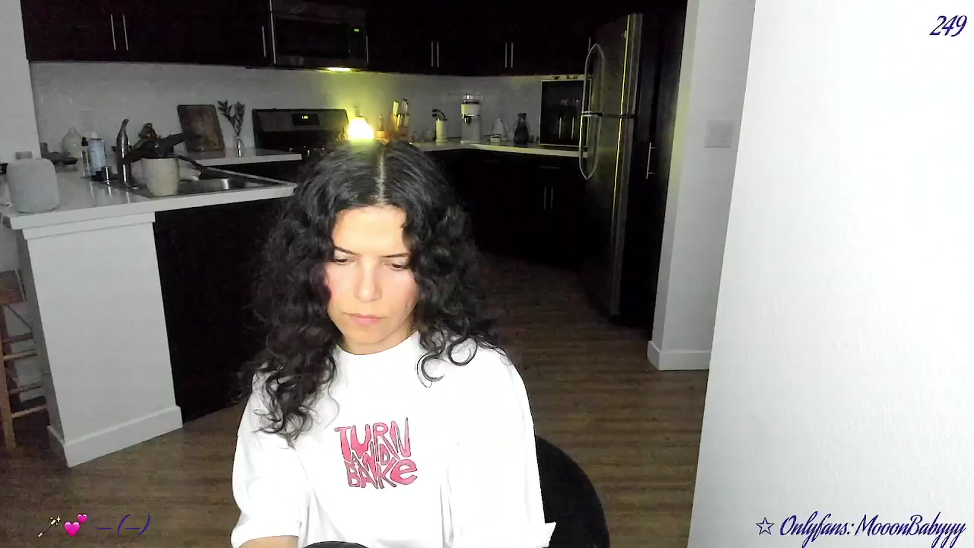 Gallery image thumbnail from vroom's myfreecams stream on, 04/09/2025, 05:52 image 3 of 20