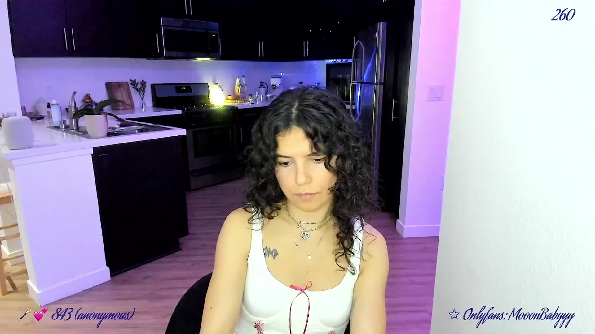 Gallery image thumbnail from vroom's myfreecams stream on, 04/10/2025, 03:49 image 2 of 20