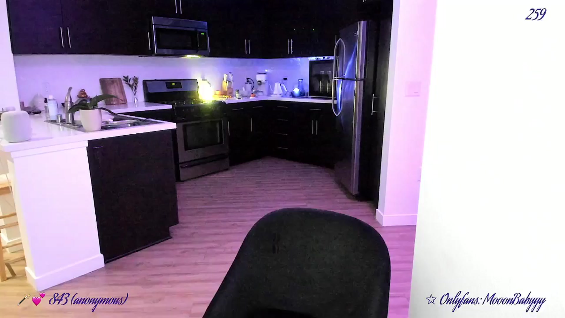 Gallery image thumbnail from vroom's myfreecams stream on, 04/10/2025, 03:49 image 16 of 20