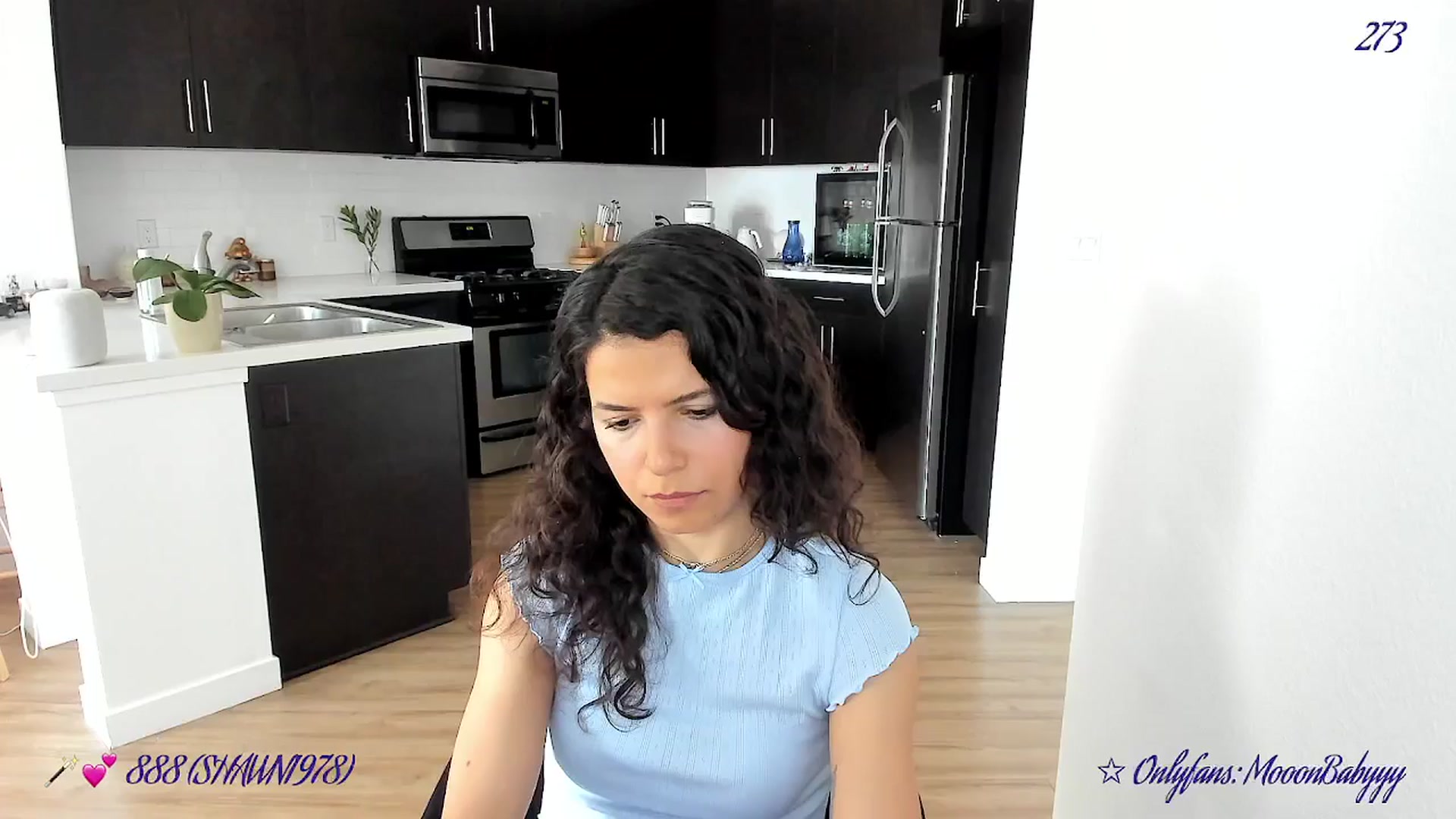Gallery image thumbnail from vroom's myfreecams stream on, 04/11/2025, 24:07 image 6 of 20