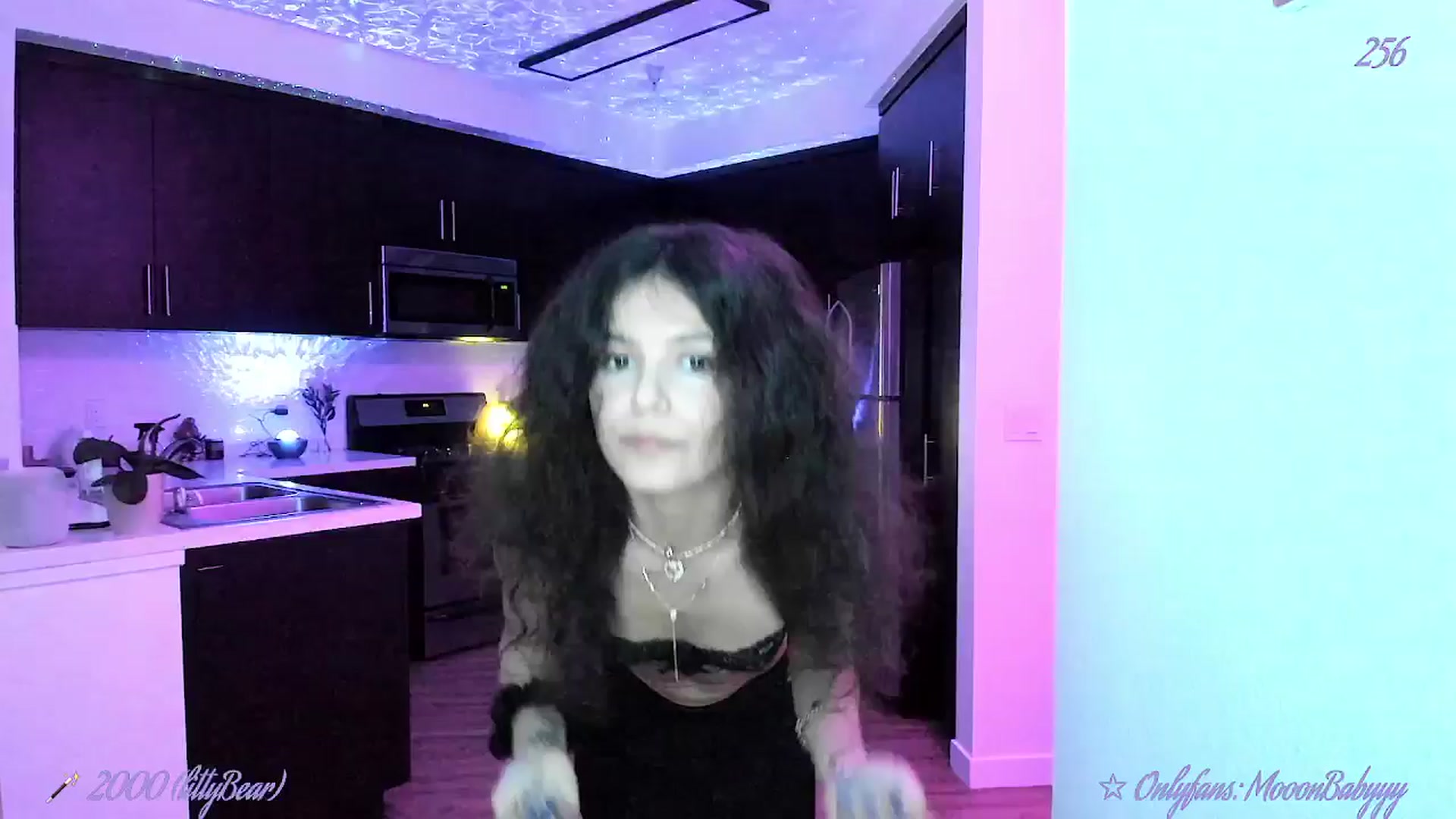 Gallery image thumbnail from vroom's myfreecams stream on, 04/12/2025, 08:29 image 1 of 20
