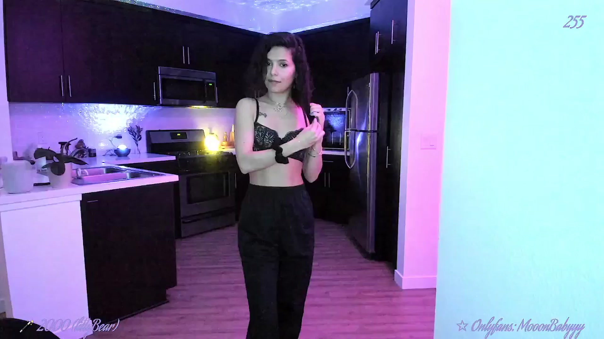 Gallery image thumbnail from vroom's myfreecams stream on, 04/12/2025, 08:29 image 2 of 20