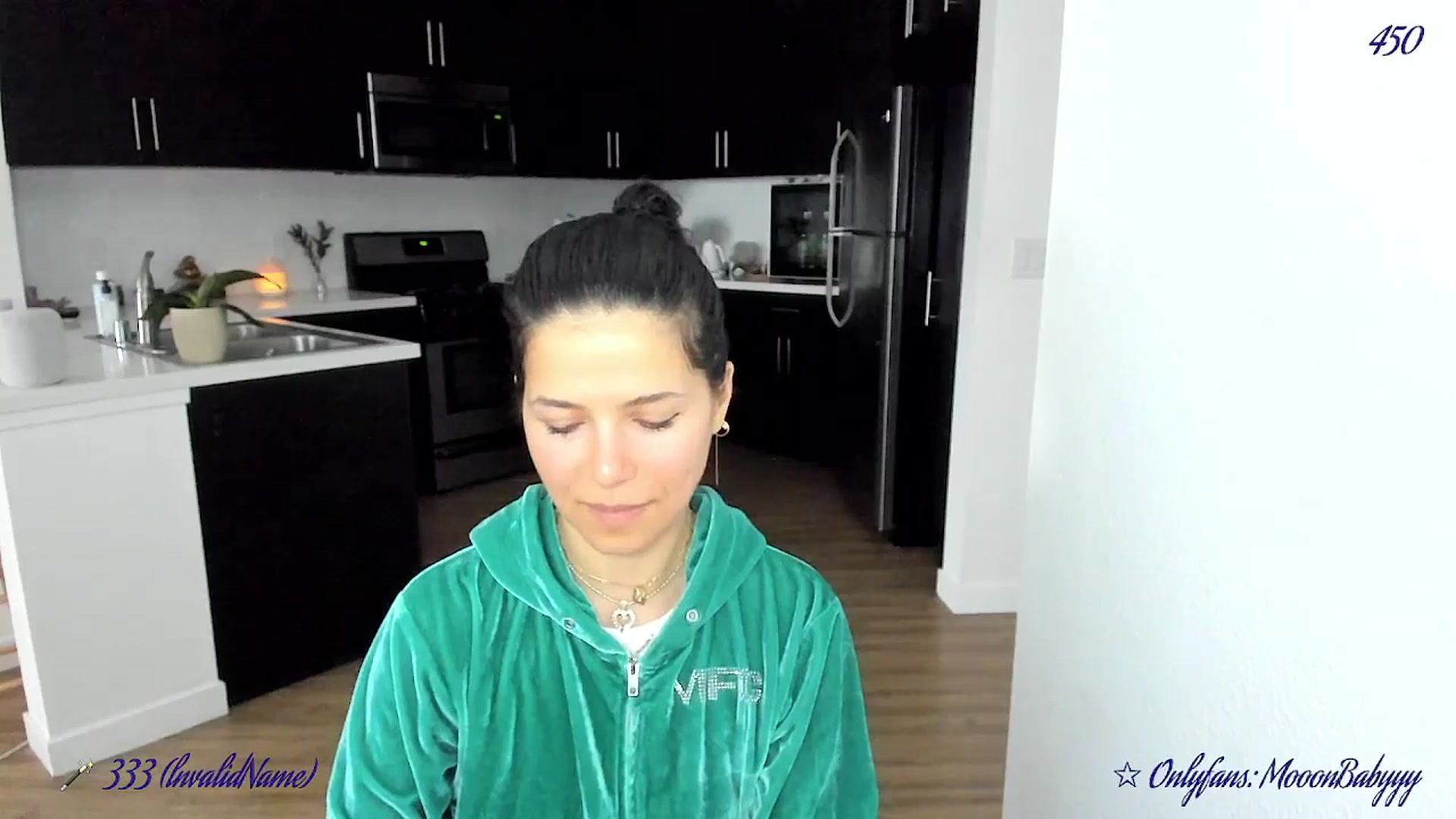 Gallery image thumbnail from vroom's myfreecams stream on, 04/19/2025, 02:51 image 6 of 20