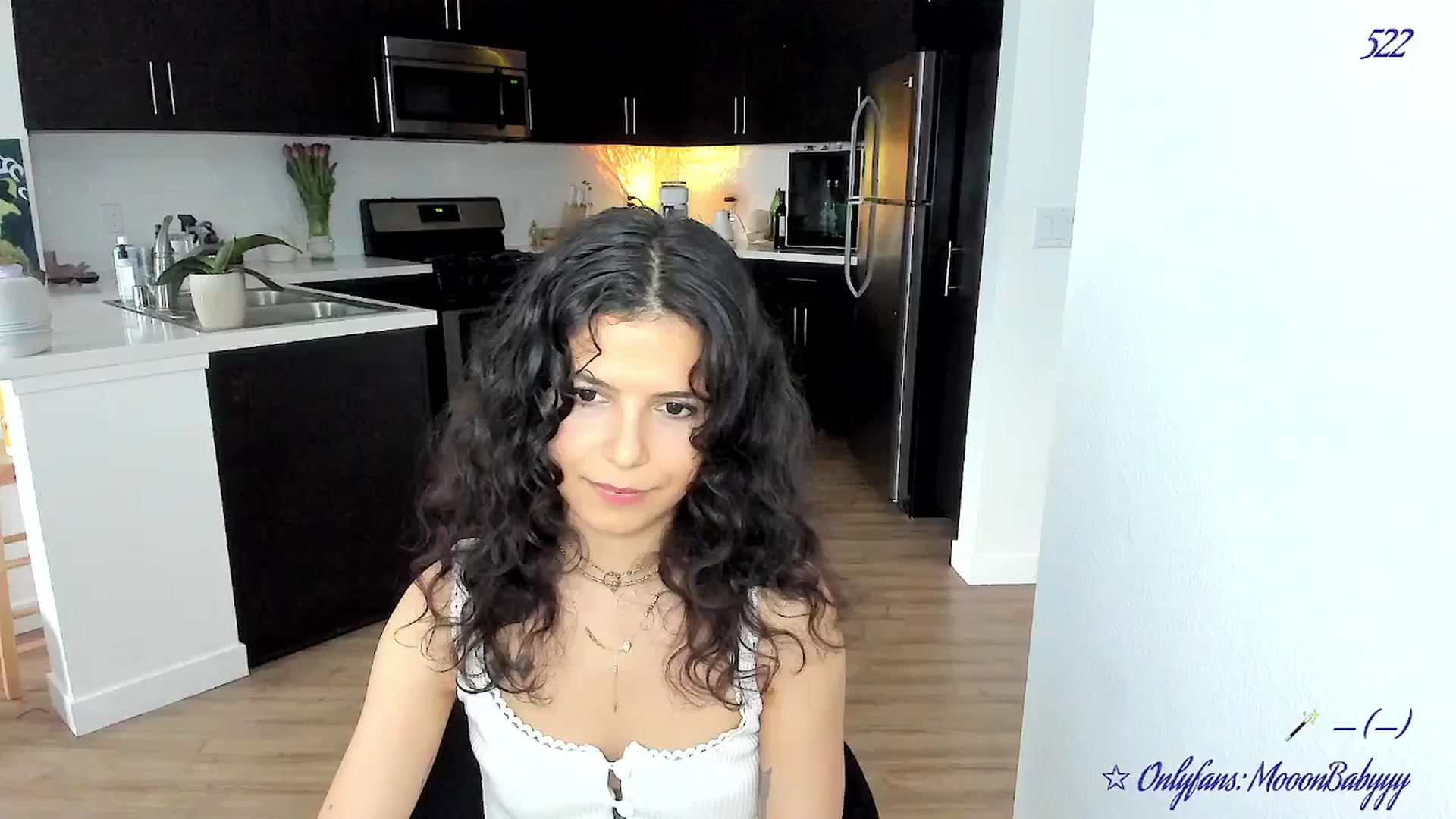 Gallery image thumbnail from vroom's myfreecams stream on, 04/26/2025, 06:27 image 2 of 20