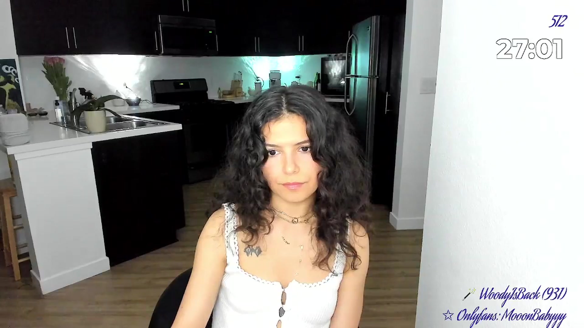 Gallery image thumbnail from vroom's myfreecams stream on, 04/26/2025, 06:27 image 9 of 20