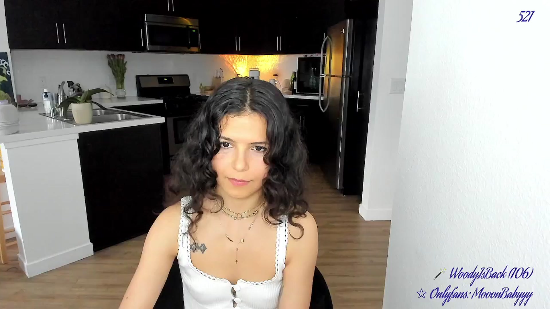 Gallery image thumbnail from vroom's myfreecams stream on, 04/26/2025, 06:27 image 3 of 20