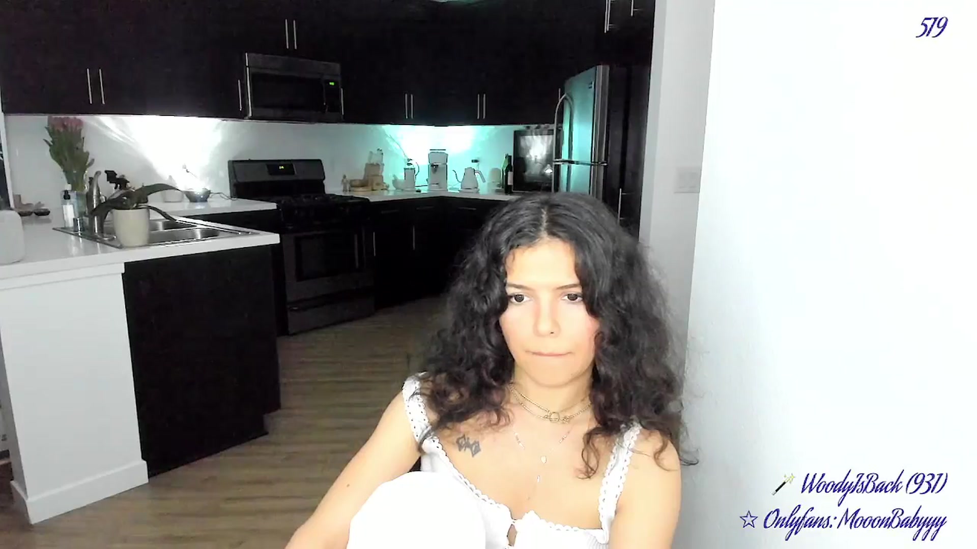 Gallery image thumbnail from vroom's myfreecams stream on, 04/26/2025, 06:27 image 17 of 20