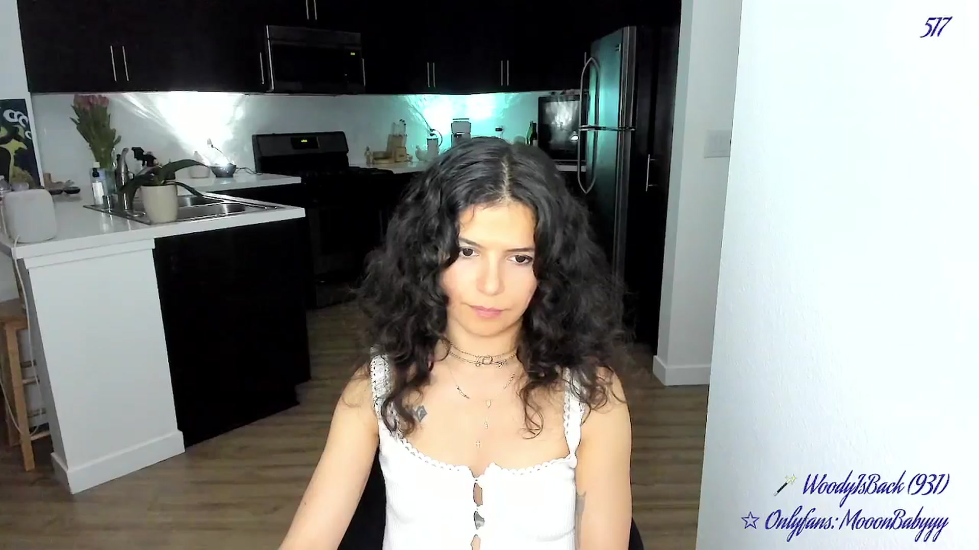 Gallery image thumbnail from vroom's myfreecams stream on, 04/26/2025, 06:27 image 15 of 20