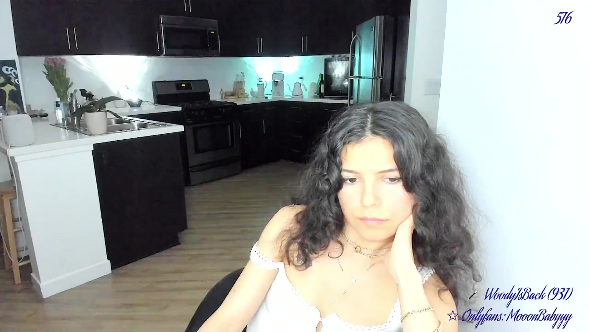 Gallery image thumbnail from vroom's myfreecams stream on, 04/26/2025, 06:27 image 14 of 20