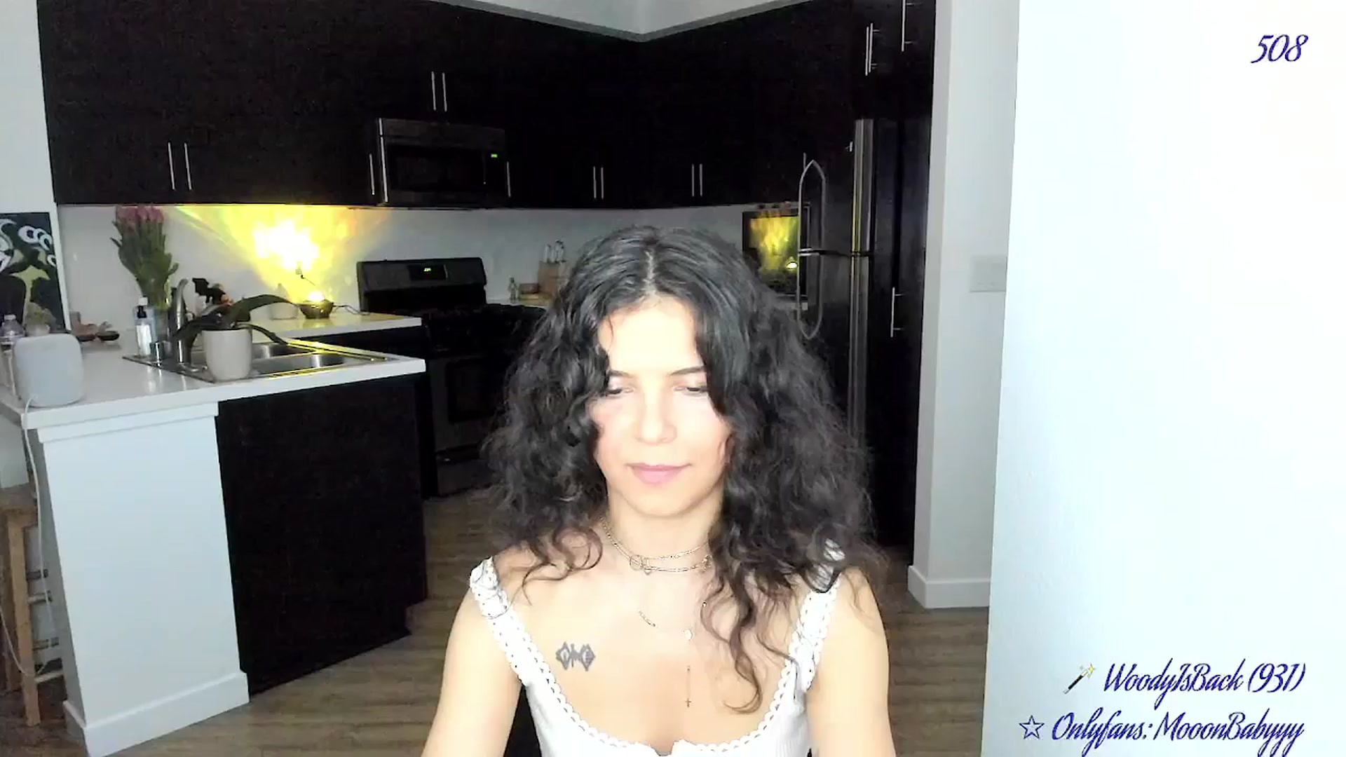 Gallery image thumbnail from vroom's myfreecams stream on, 04/26/2025, 07:43 image 5 of 20