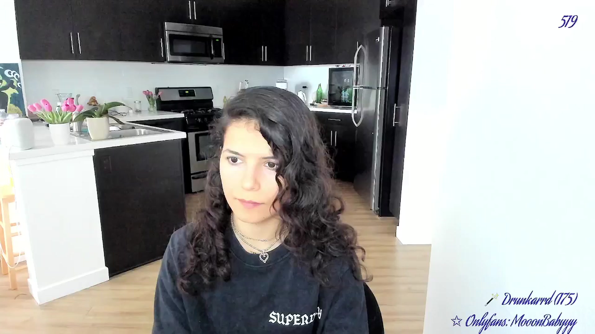 Gallery image thumbnail from vroom's myfreecams stream on, 04/26/2025, 22:49 image 6 of 20