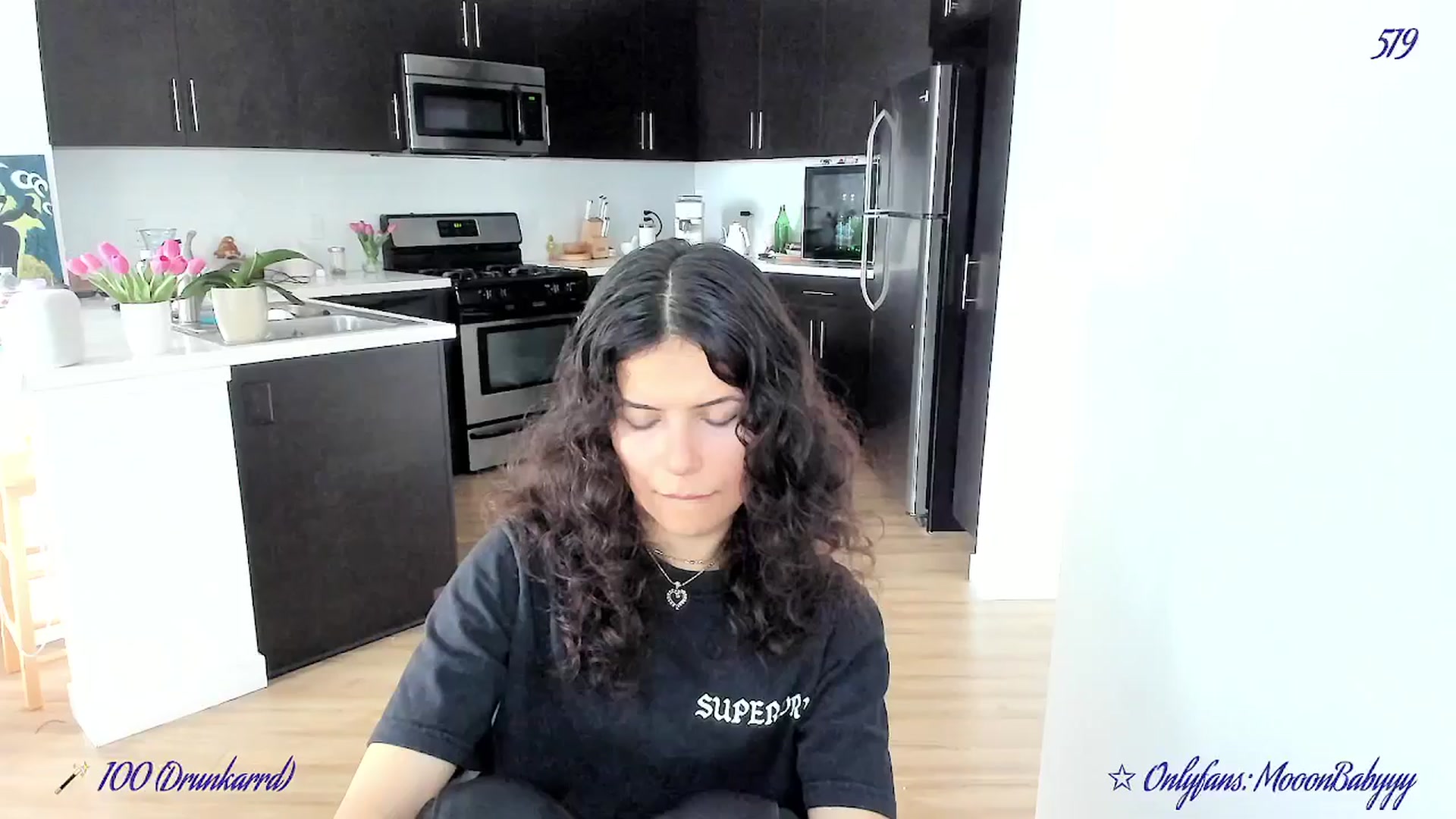 Gallery image thumbnail from vroom's myfreecams stream on, 04/26/2025, 22:49 image 15 of 20