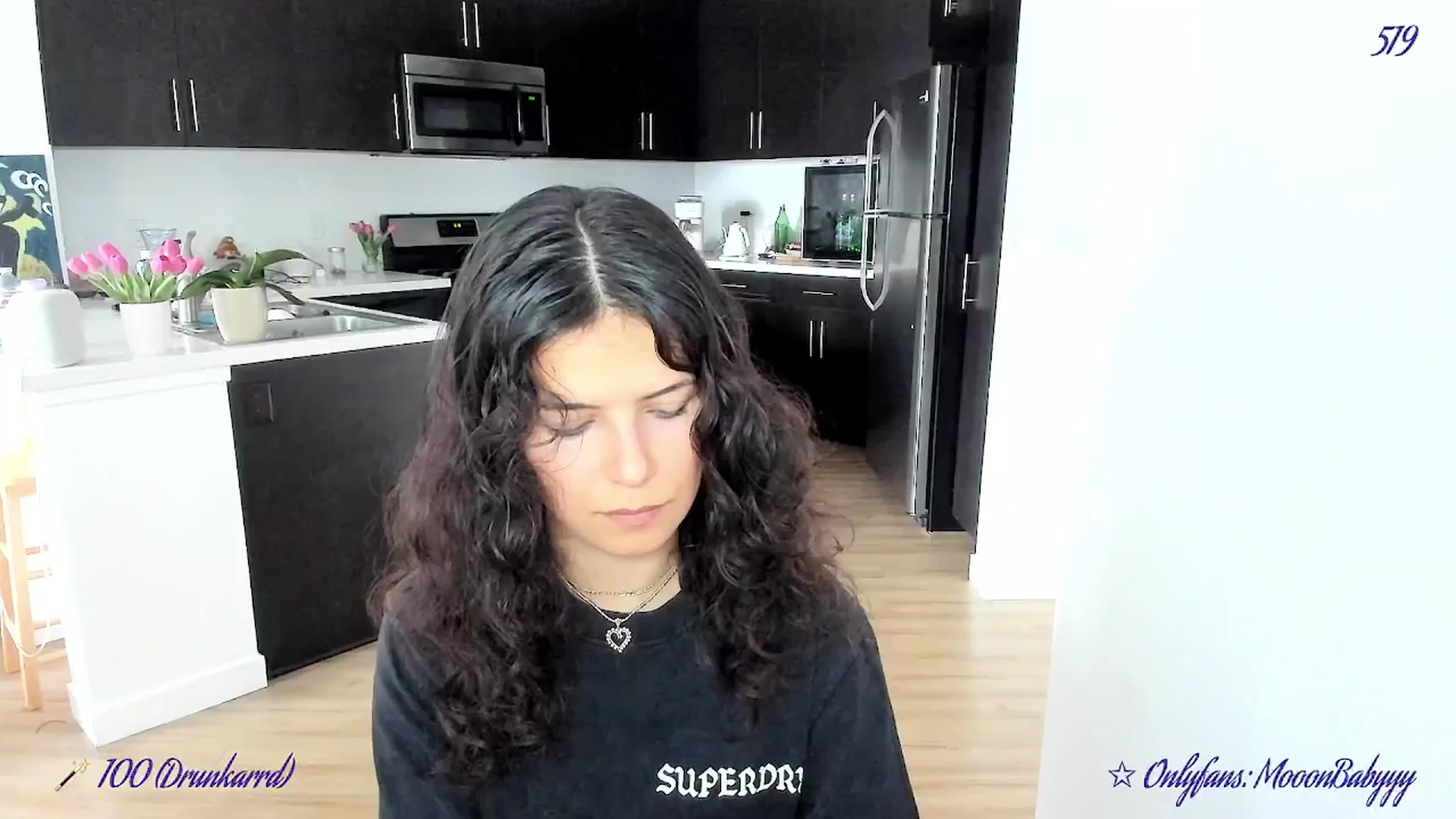 Gallery image thumbnail from vroom's myfreecams stream on, 04/26/2025, 22:49 image 10 of 20