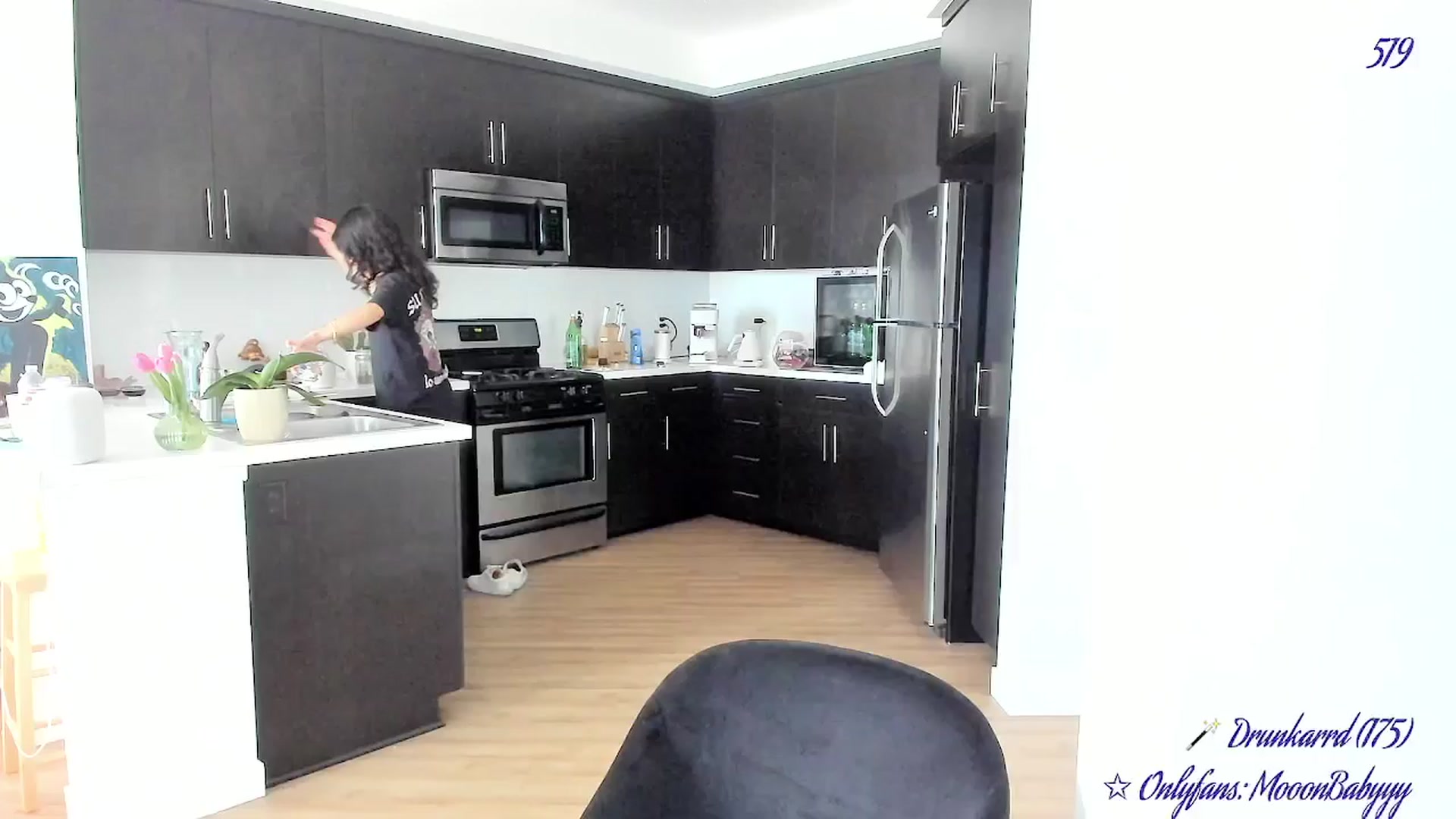 Gallery image thumbnail from vroom's myfreecams stream on, 04/26/2025, 22:49 image 2 of 20