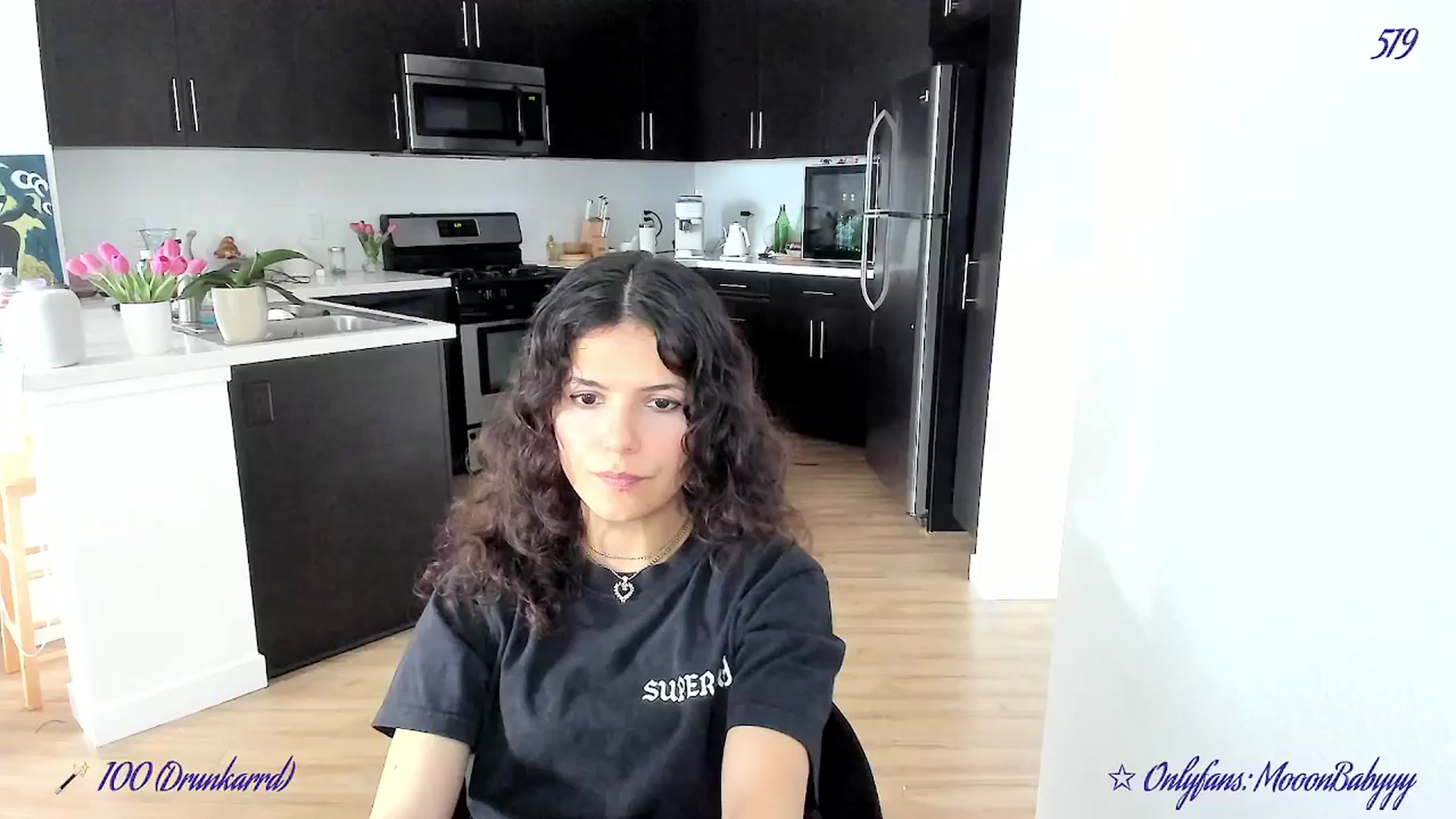 Gallery image thumbnail from vroom's myfreecams stream on, 04/26/2025, 22:49 image 18 of 20