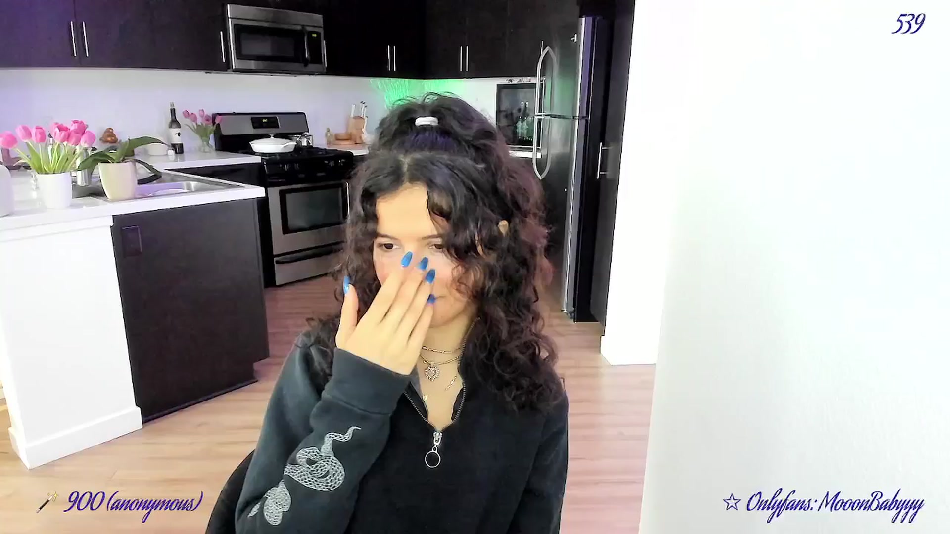Gallery image thumbnail from vroom's myfreecams stream on, 04/28/2025, 02:17 image 3 of 20