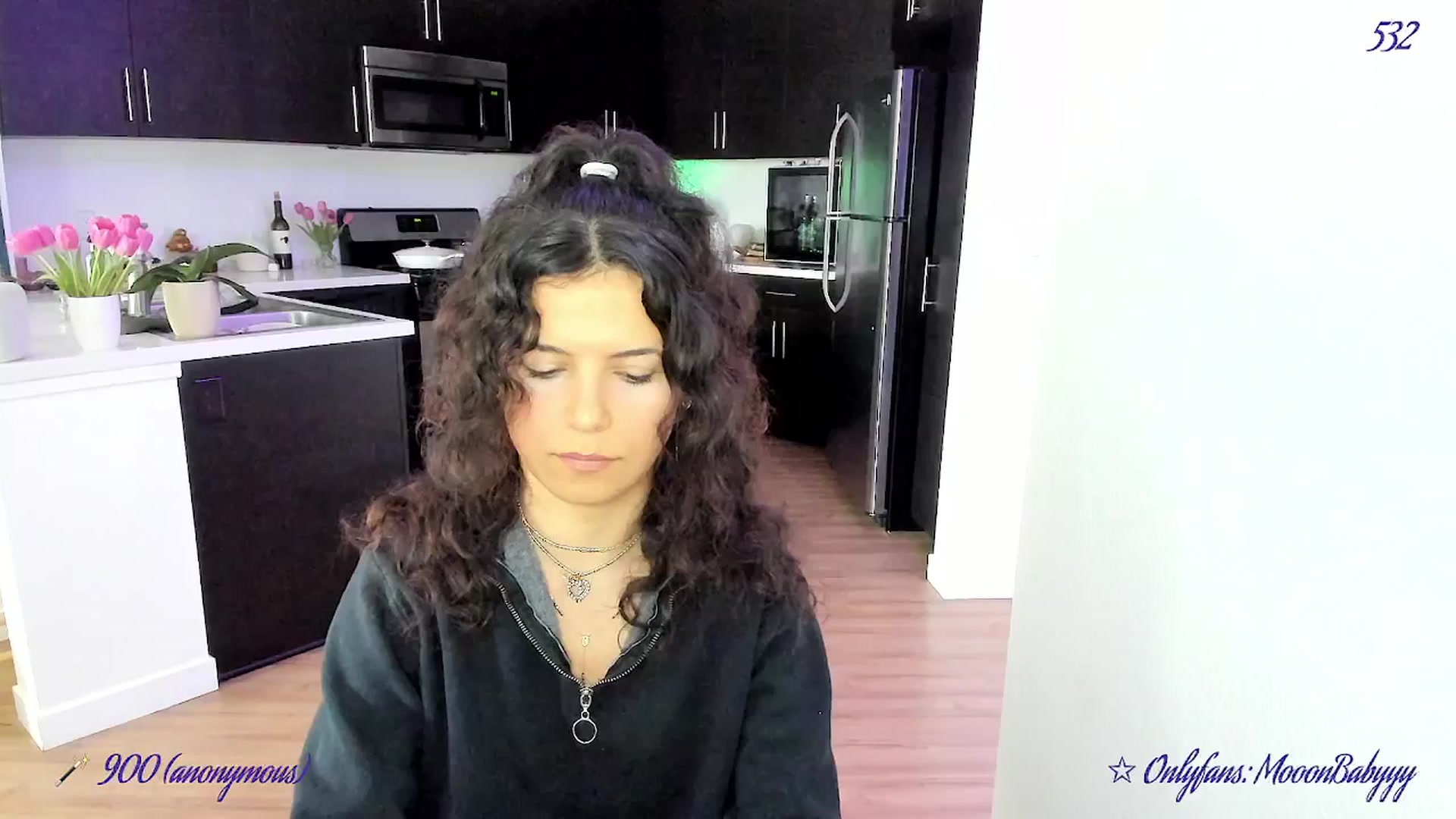 Gallery image thumbnail from vroom's myfreecams stream on, 04/28/2025, 02:17 image 11 of 20