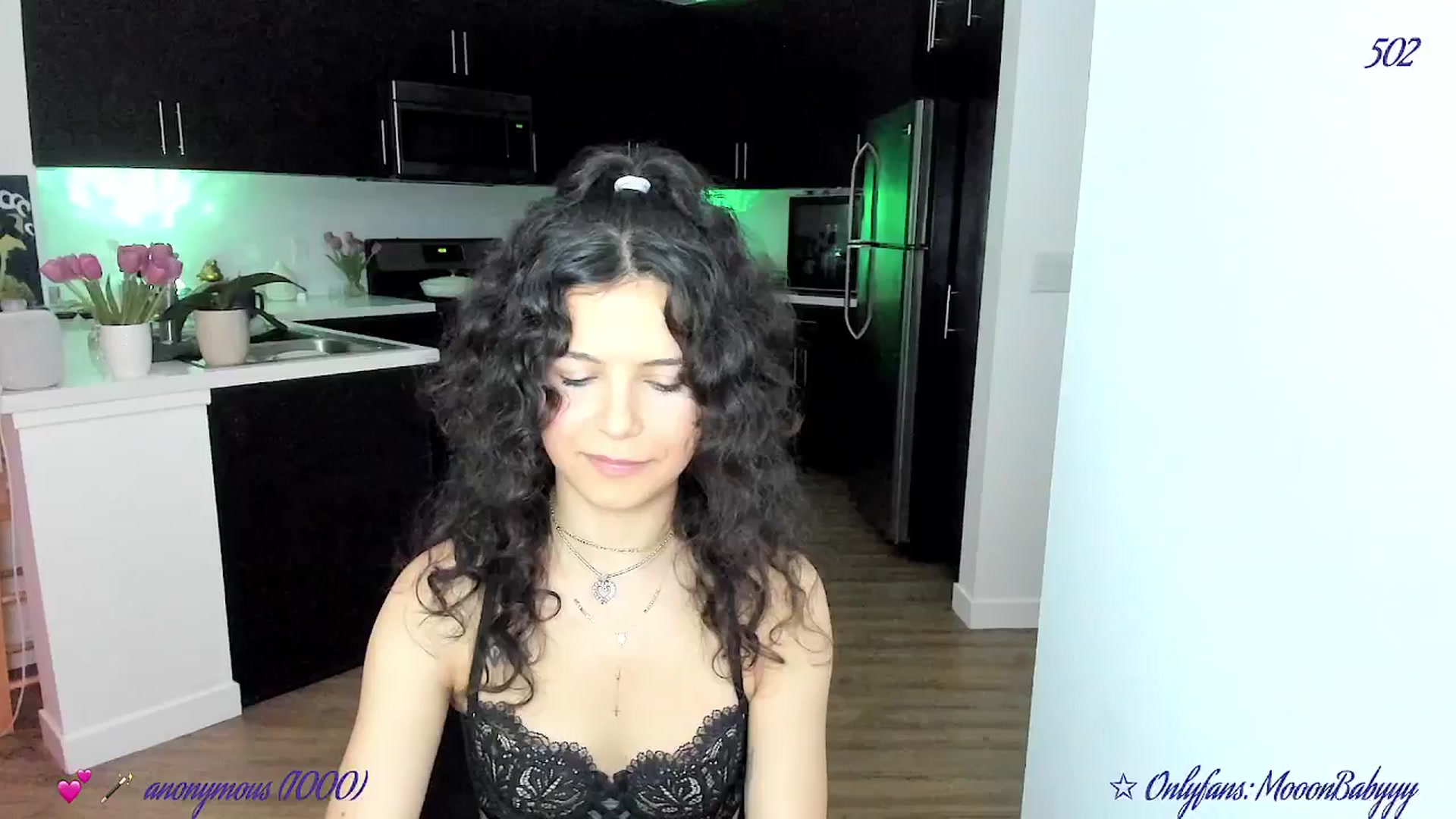 Gallery image thumbnail from vroom's myfreecams stream on, 04/28/2025, 05:01 image 4 of 20