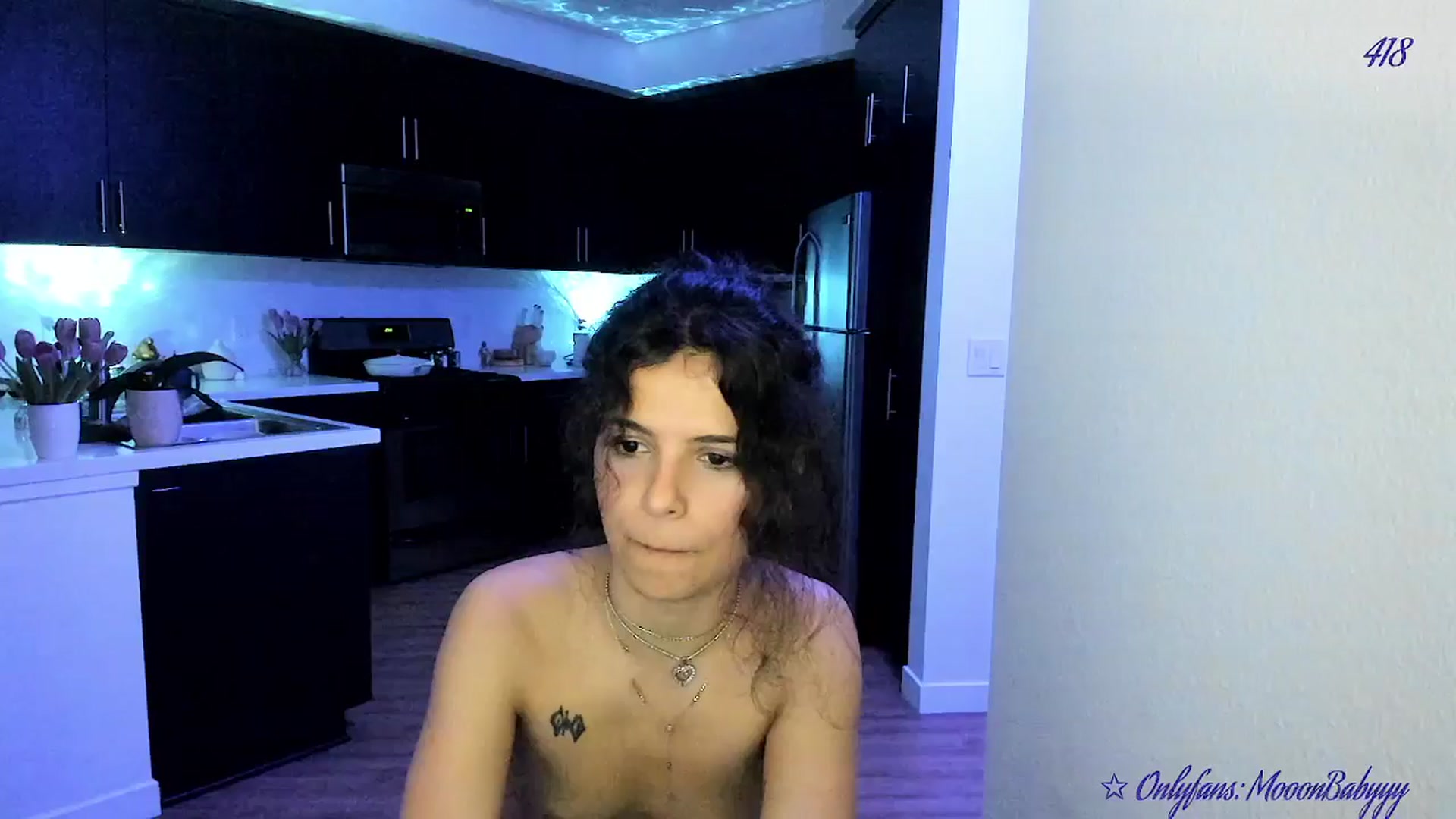 Gallery image thumbnail from vroom's myfreecams stream on, 04/28/2025, 07:11 image 1 of 20