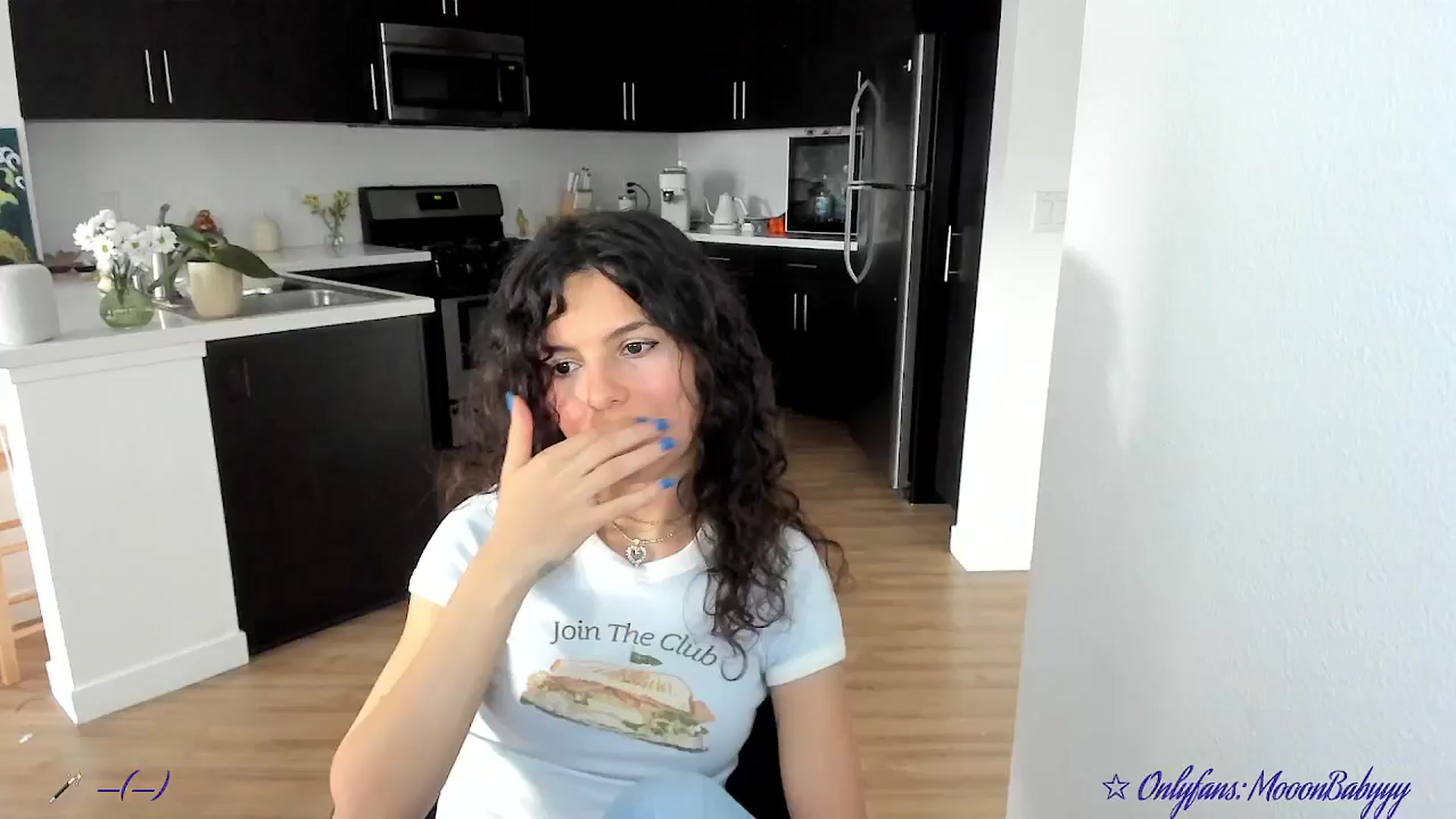 Gallery image thumbnail from vroom's myfreecams stream on, 05/02/2025, 05:56 image 2 of 20
