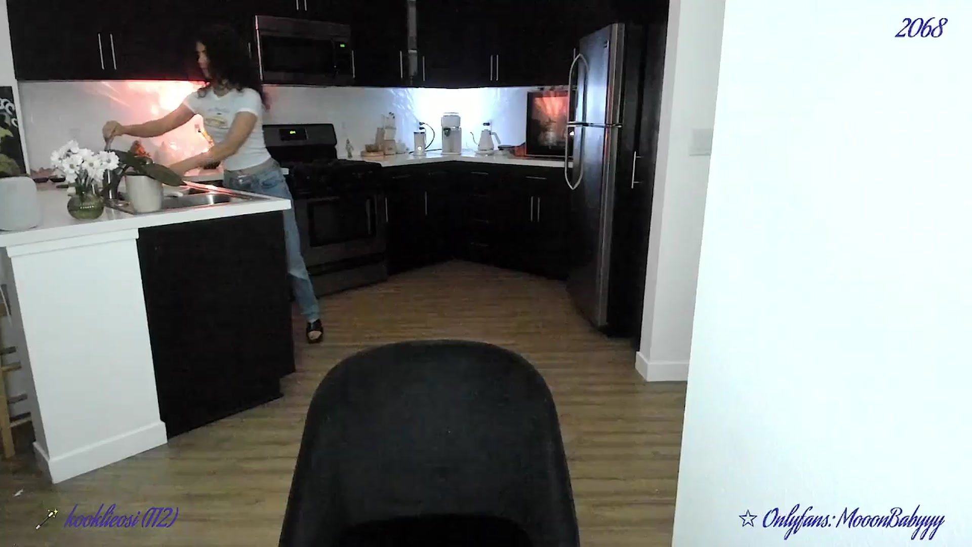 Gallery image thumbnail from vroom's myfreecams stream on, 05/02/2025, 05:56 image 9 of 20
