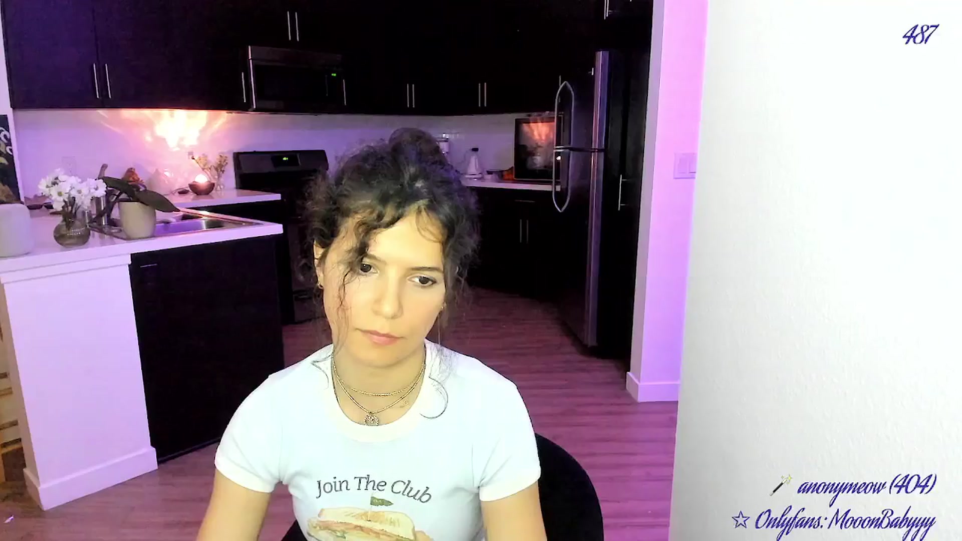 Gallery image thumbnail from vroom's myfreecams stream on, 05/02/2025, 06:06 image 15 of 20