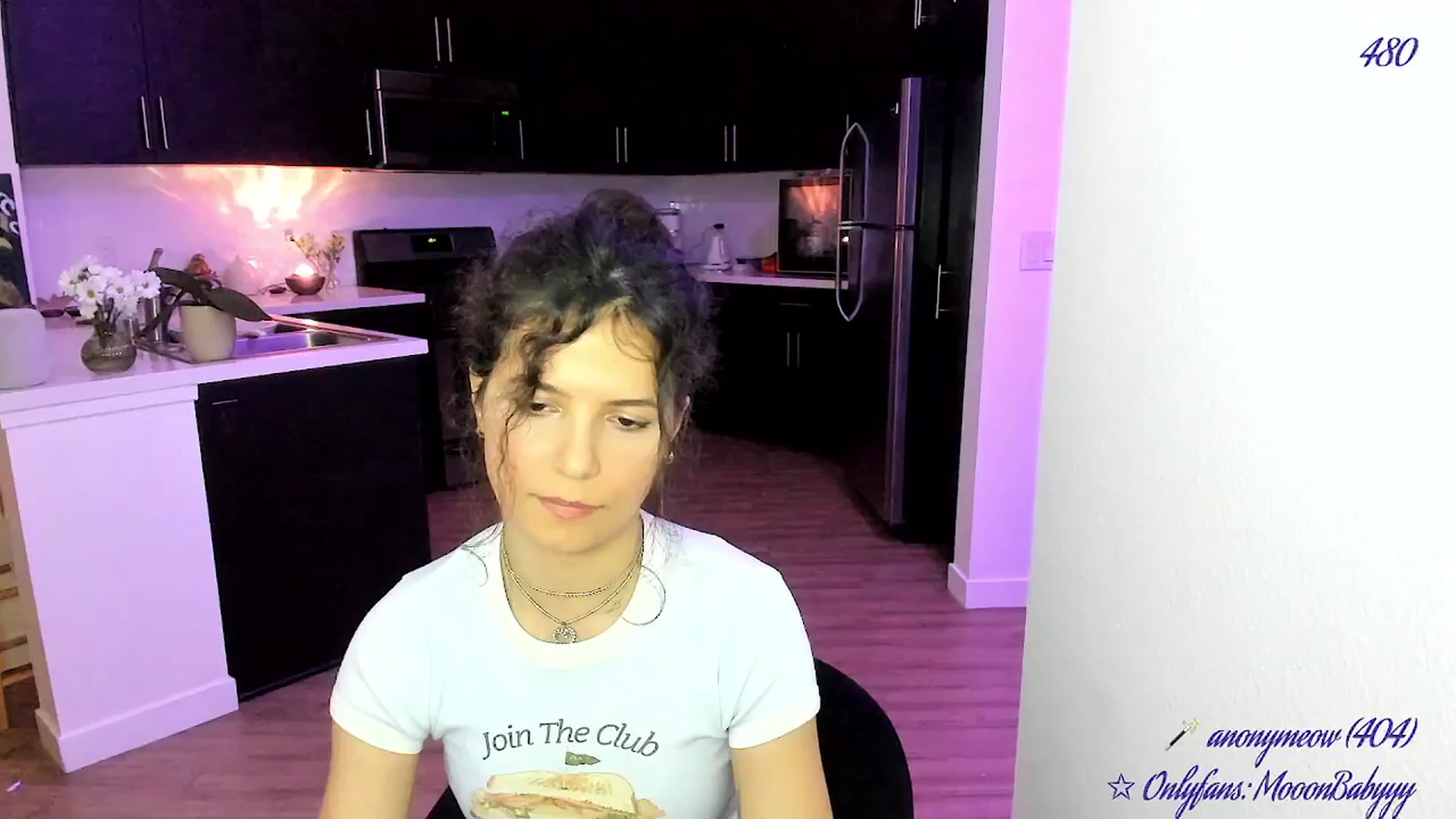 Gallery image thumbnail from vroom's myfreecams stream on, 05/02/2025, 06:06 image 16 of 20