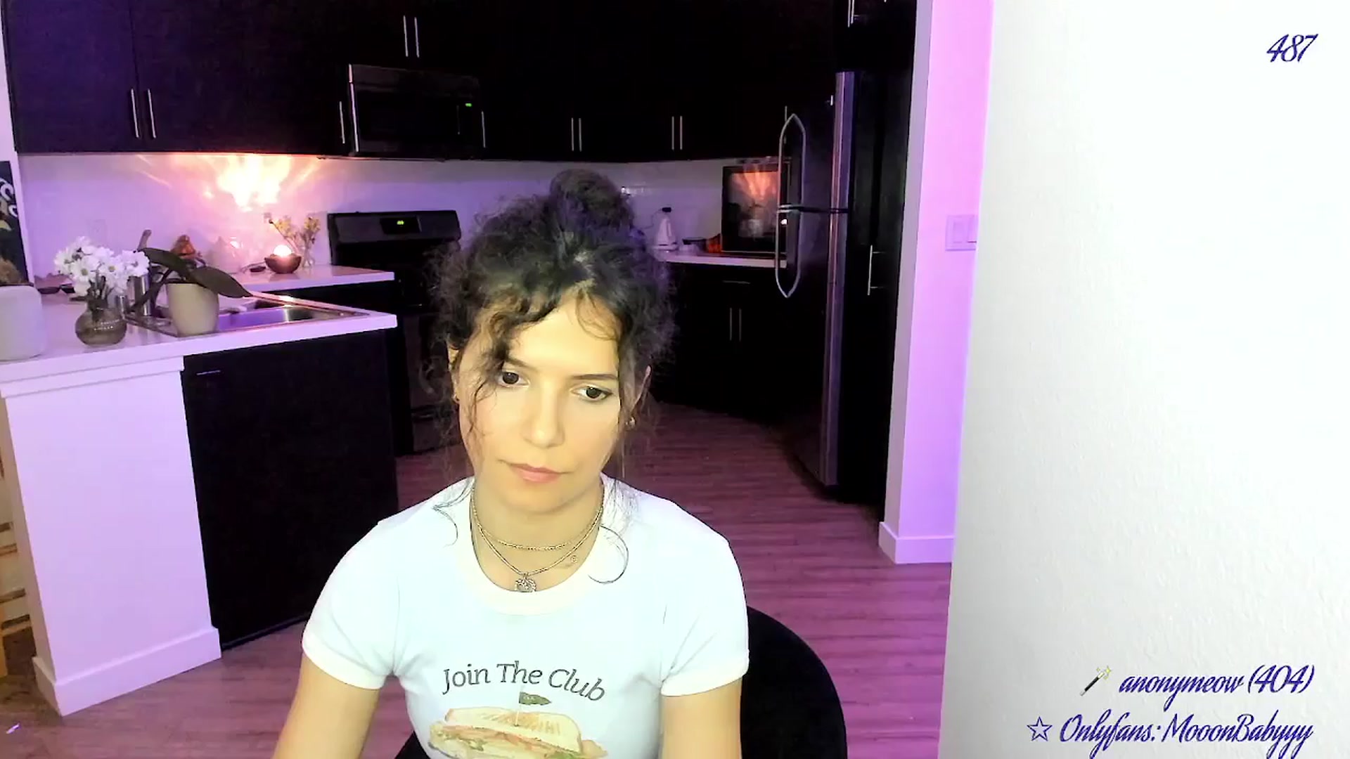 Gallery image thumbnail from vroom's myfreecams stream on, 05/02/2025, 06:06 image 14 of 20
