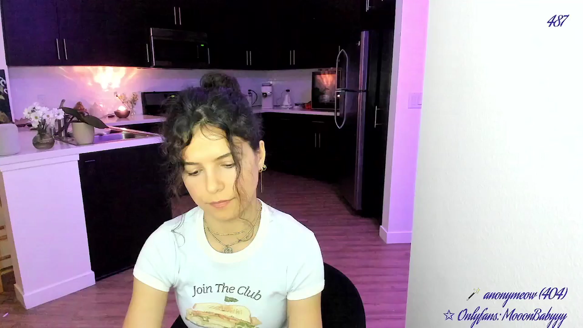 Gallery image thumbnail from vroom's myfreecams stream on, 05/02/2025, 06:06 image 13 of 20