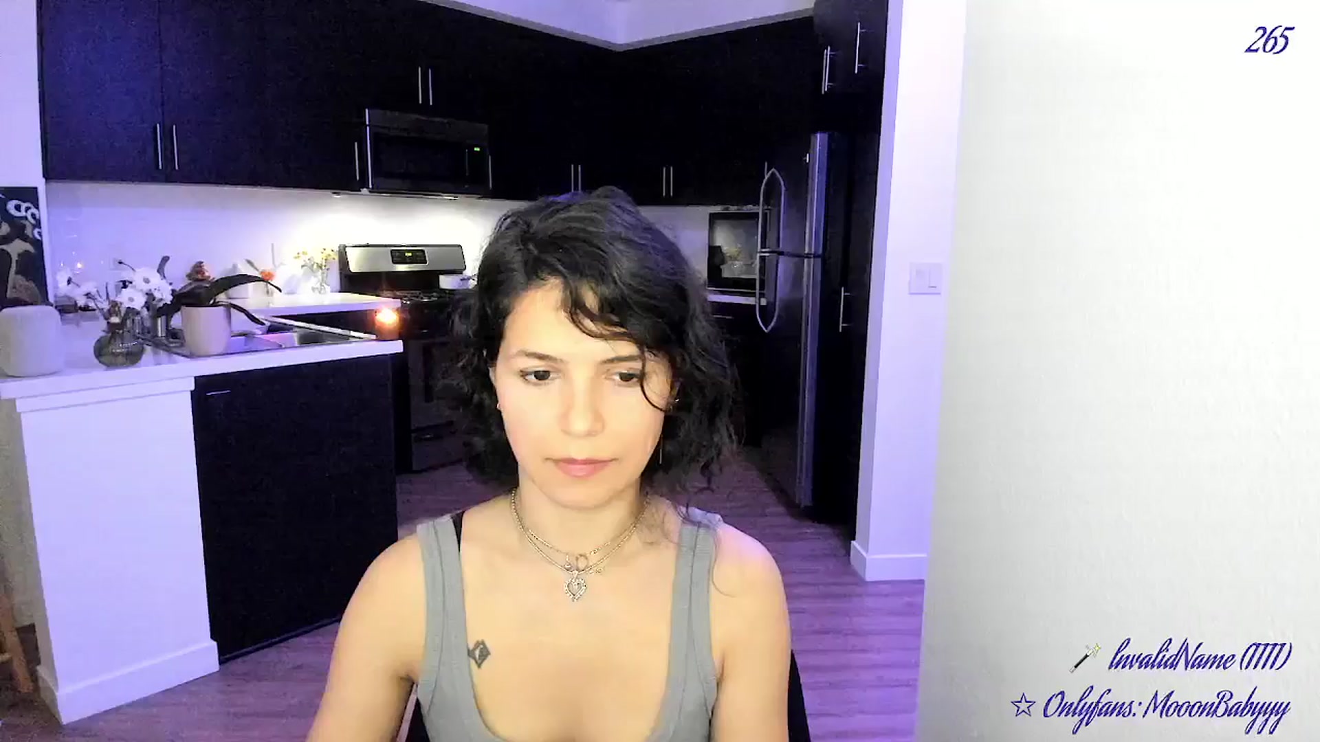 Gallery image thumbnail from vroom's myfreecams stream on, 05/03/2025, 06:47 image 3 of 20