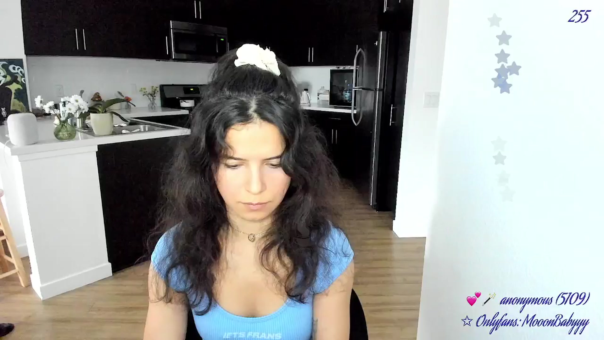 Gallery image thumbnail from vroom's myfreecams stream on, 05/05/2025, 24:02 image 3 of 20