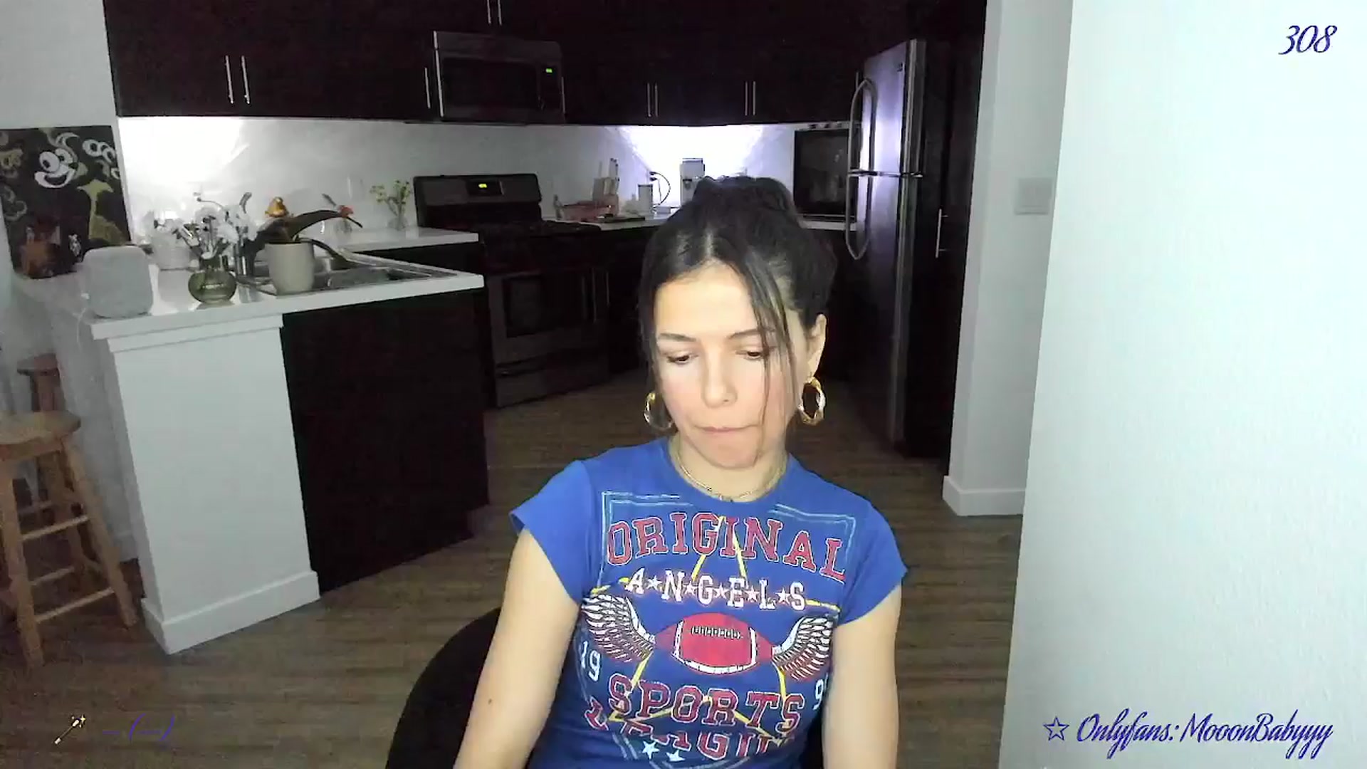 Gallery image thumbnail from vroom's myfreecams stream on, 05/06/2025, 06:10 image 3 of 20